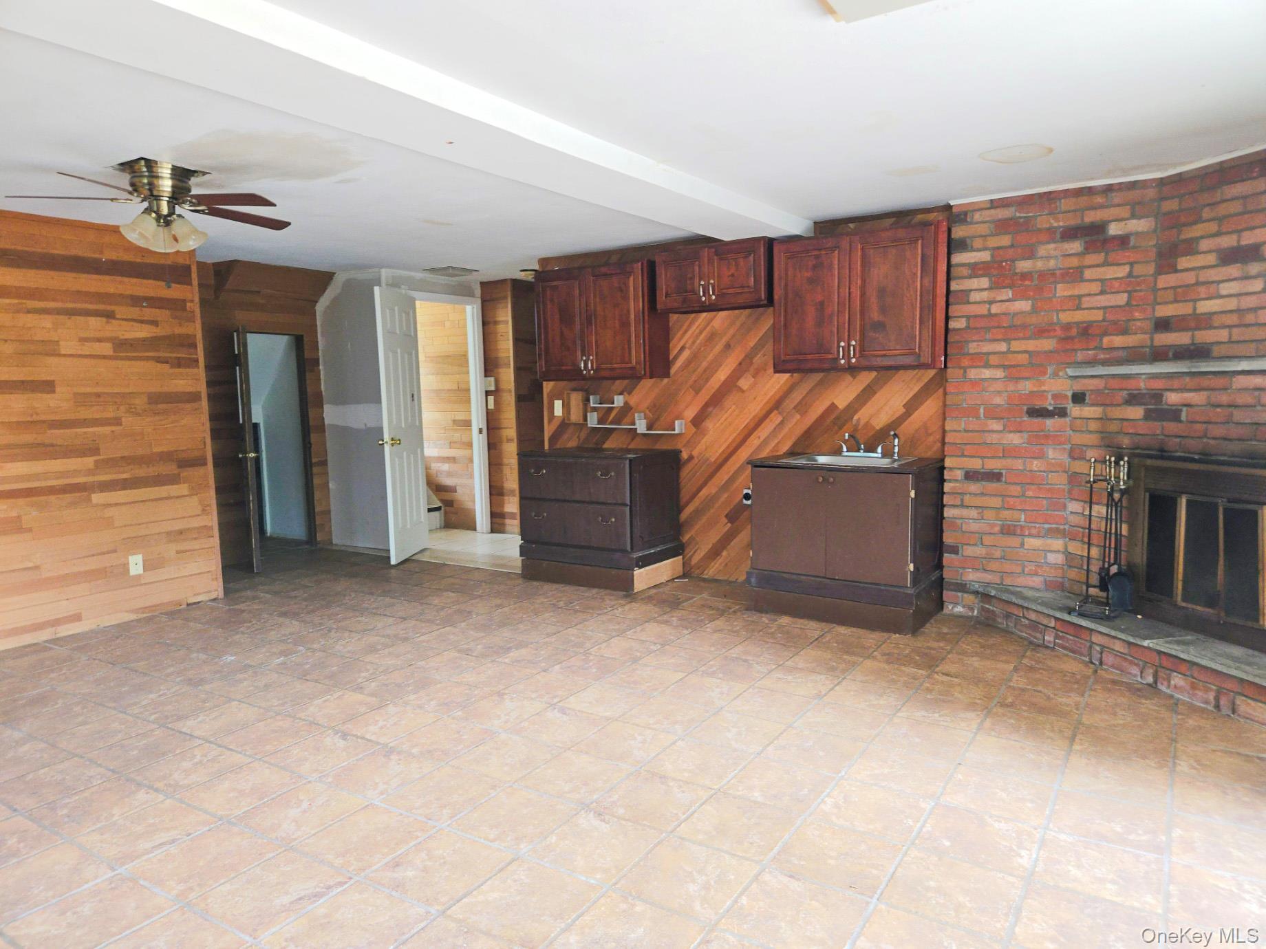 Single Family Broadfield Place Nassau County, NY 11542, MLS-1028957-23