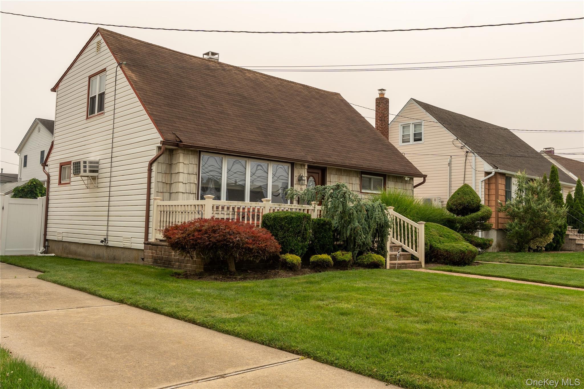 Single Family Montgomery Avenue  Nassau County, NY 11572, MLS-1029003-2