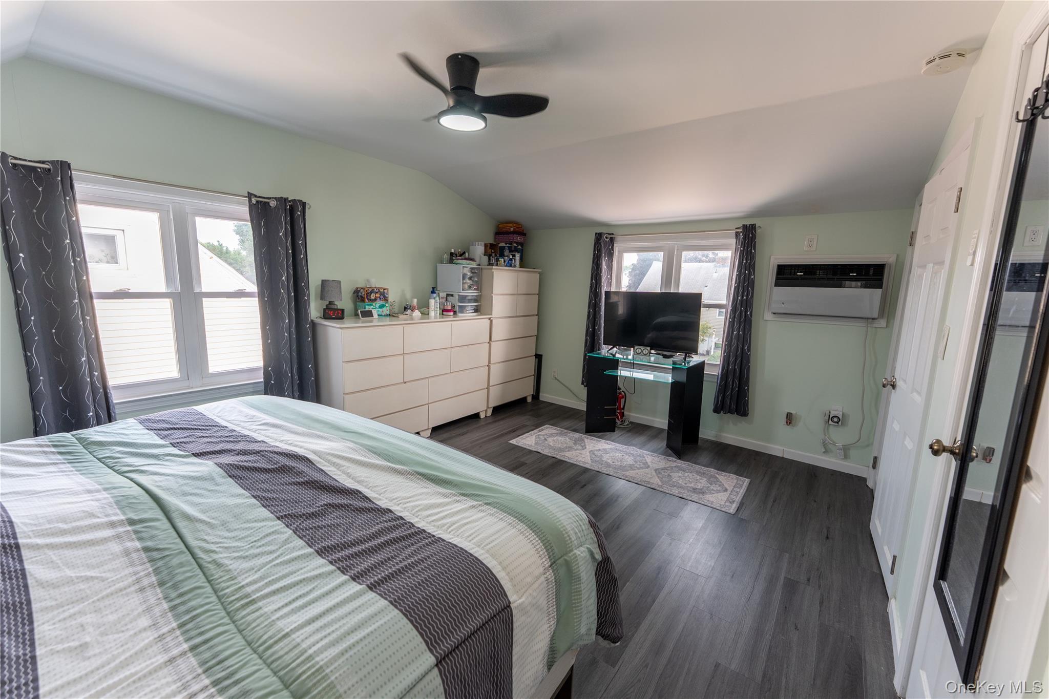 Single Family Montgomery Avenue  Nassau County, NY 11572, MLS-1029003-24