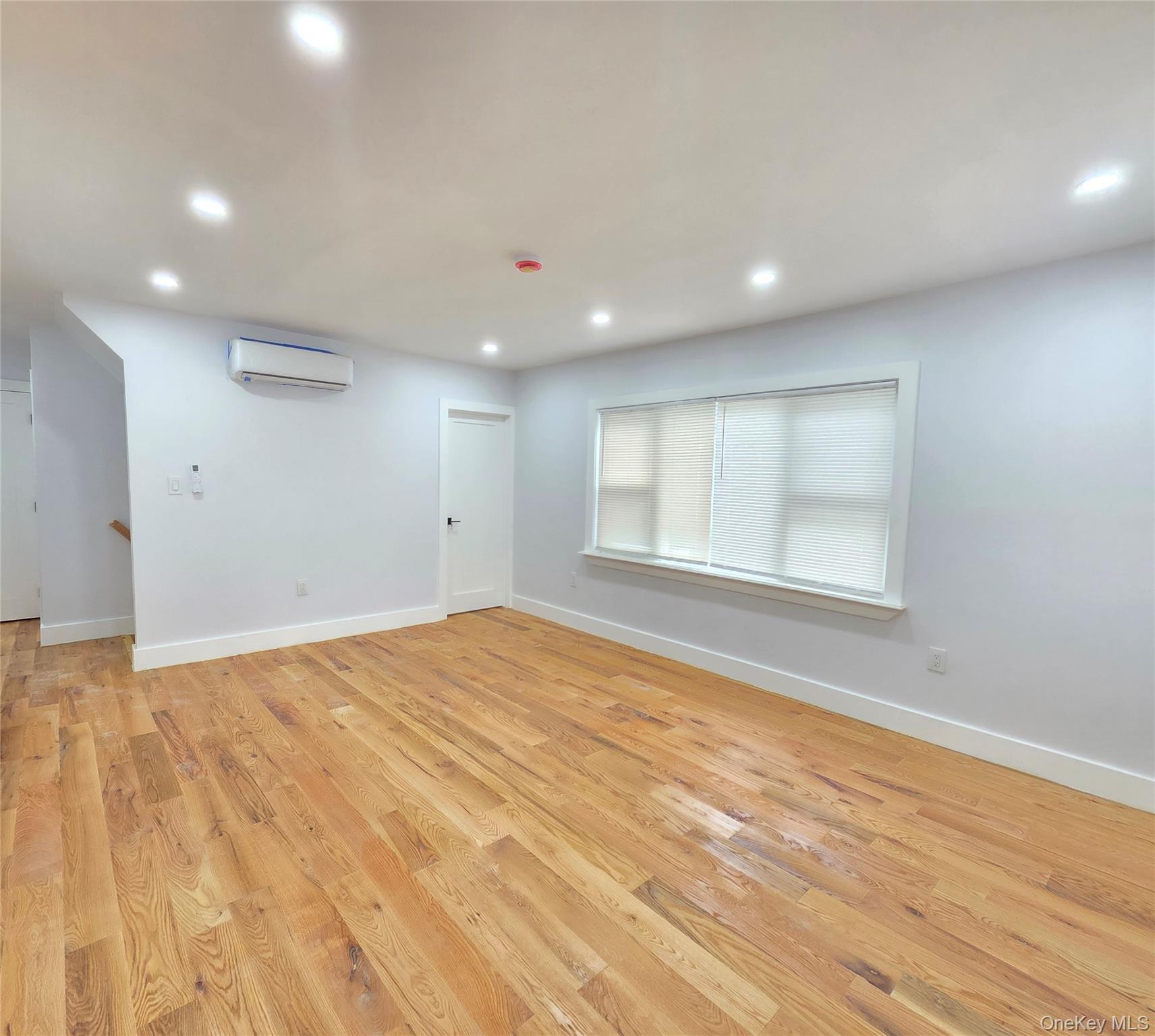 Single Family 132nd Avenue  Queens, NY 11413, MLS-1029038-3