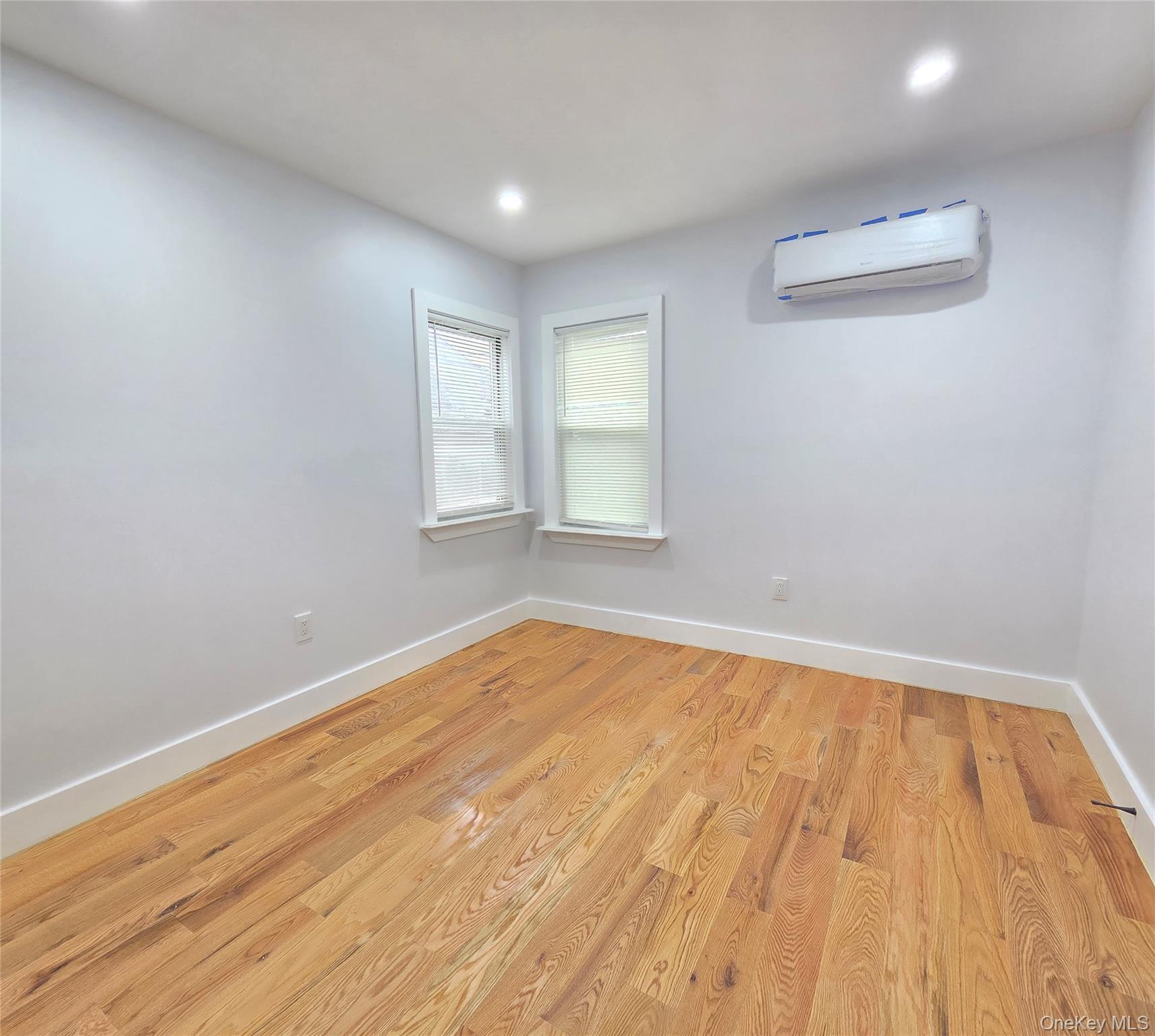 Single Family 132nd Avenue  Queens, NY 11413, MLS-1029038-7