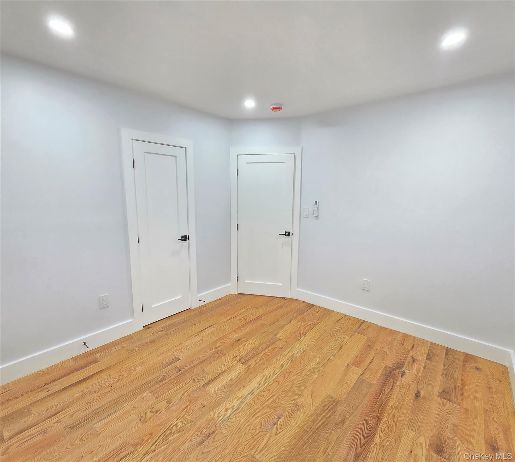 Single Family 132nd Avenue  Queens, NY 11413, MLS-1029038-8