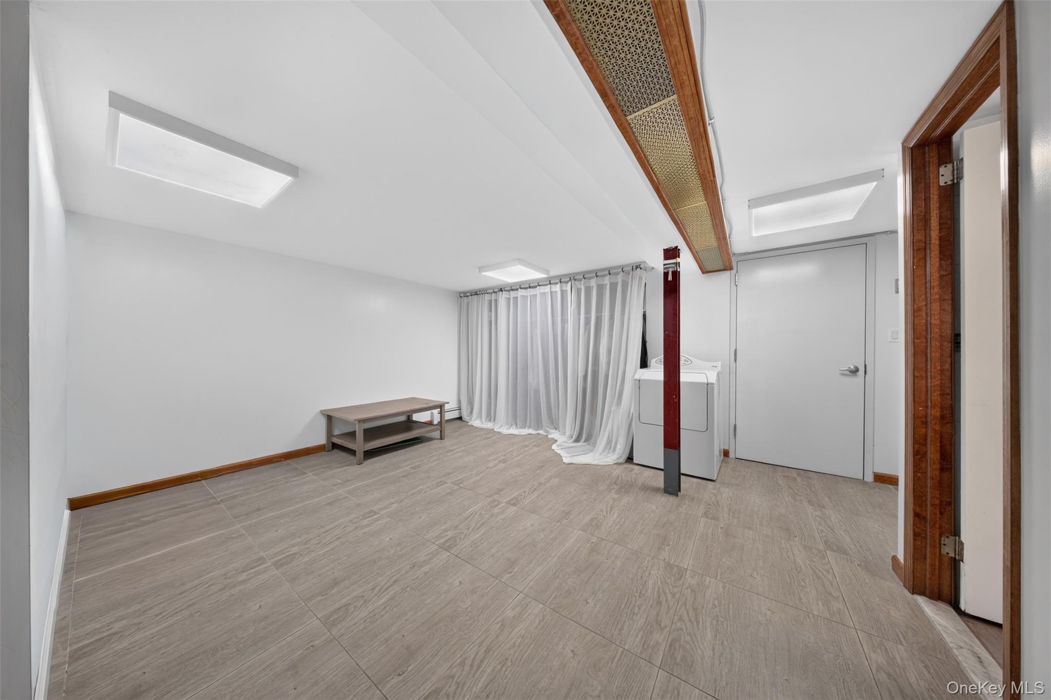 Single Family Pidgeon Meadow Road  Queens, NY 11365, MLS-1029040-27