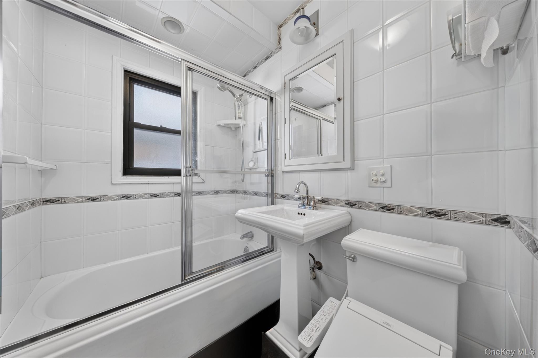 Single Family Pidgeon Meadow Road  Queens, NY 11365, MLS-1029040-29