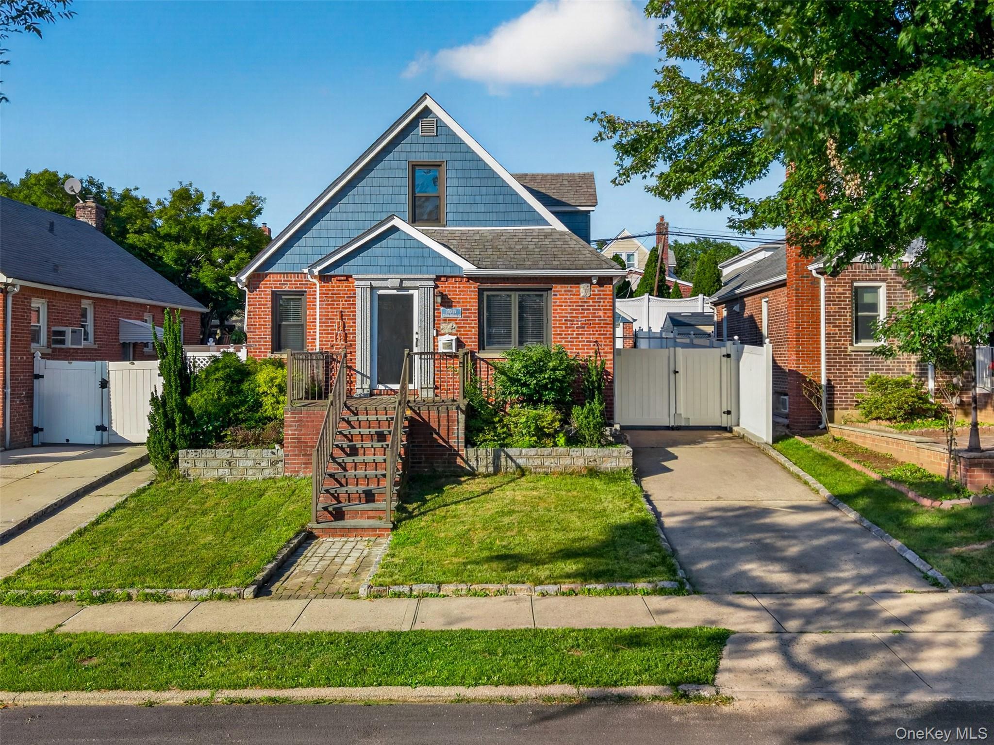 Single Family Pidgeon Meadow Road  Queens, NY 11365, MLS-1029040-3