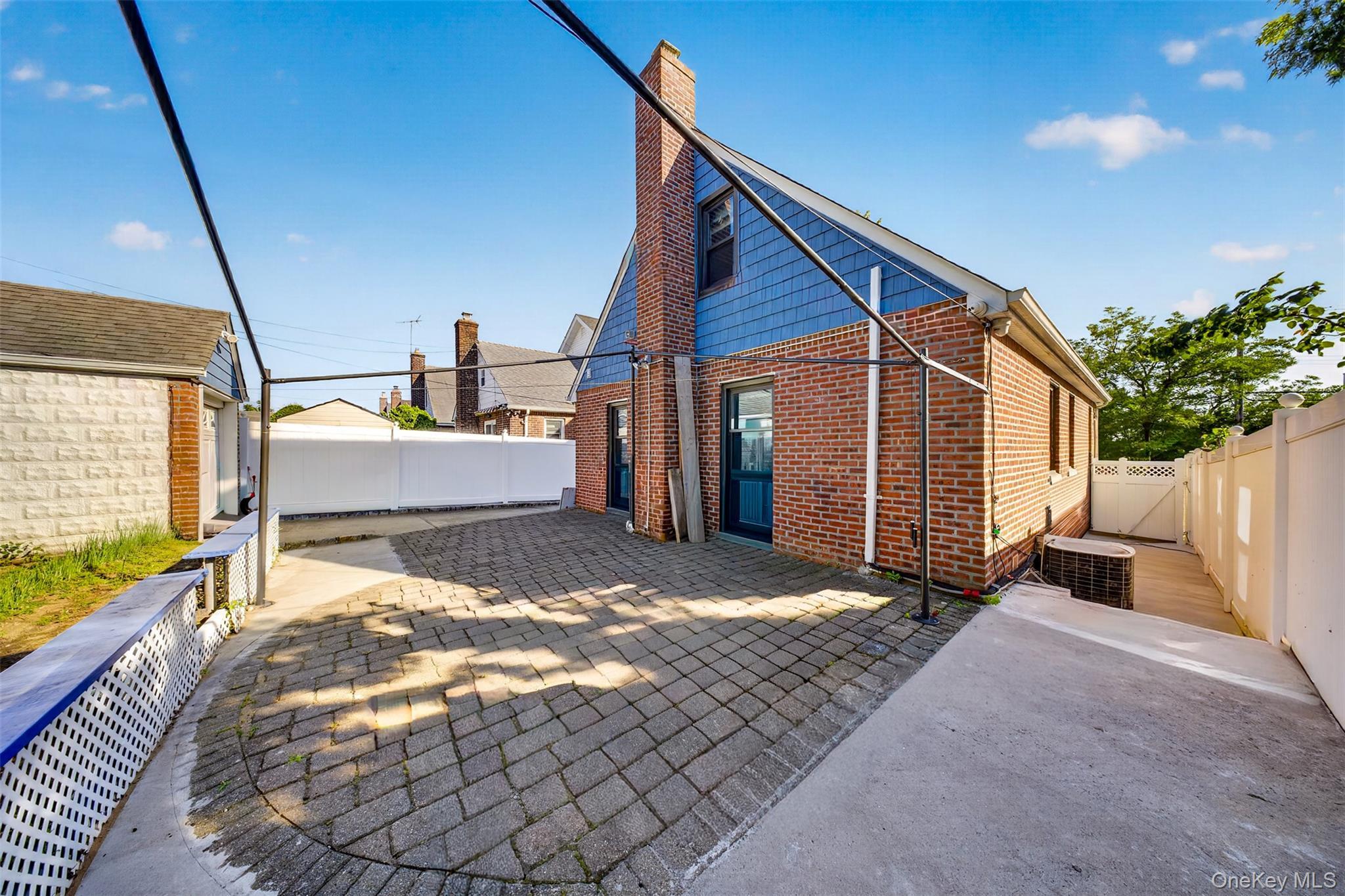 Single Family Pidgeon Meadow Road  Queens, NY 11365, MLS-1029040-36