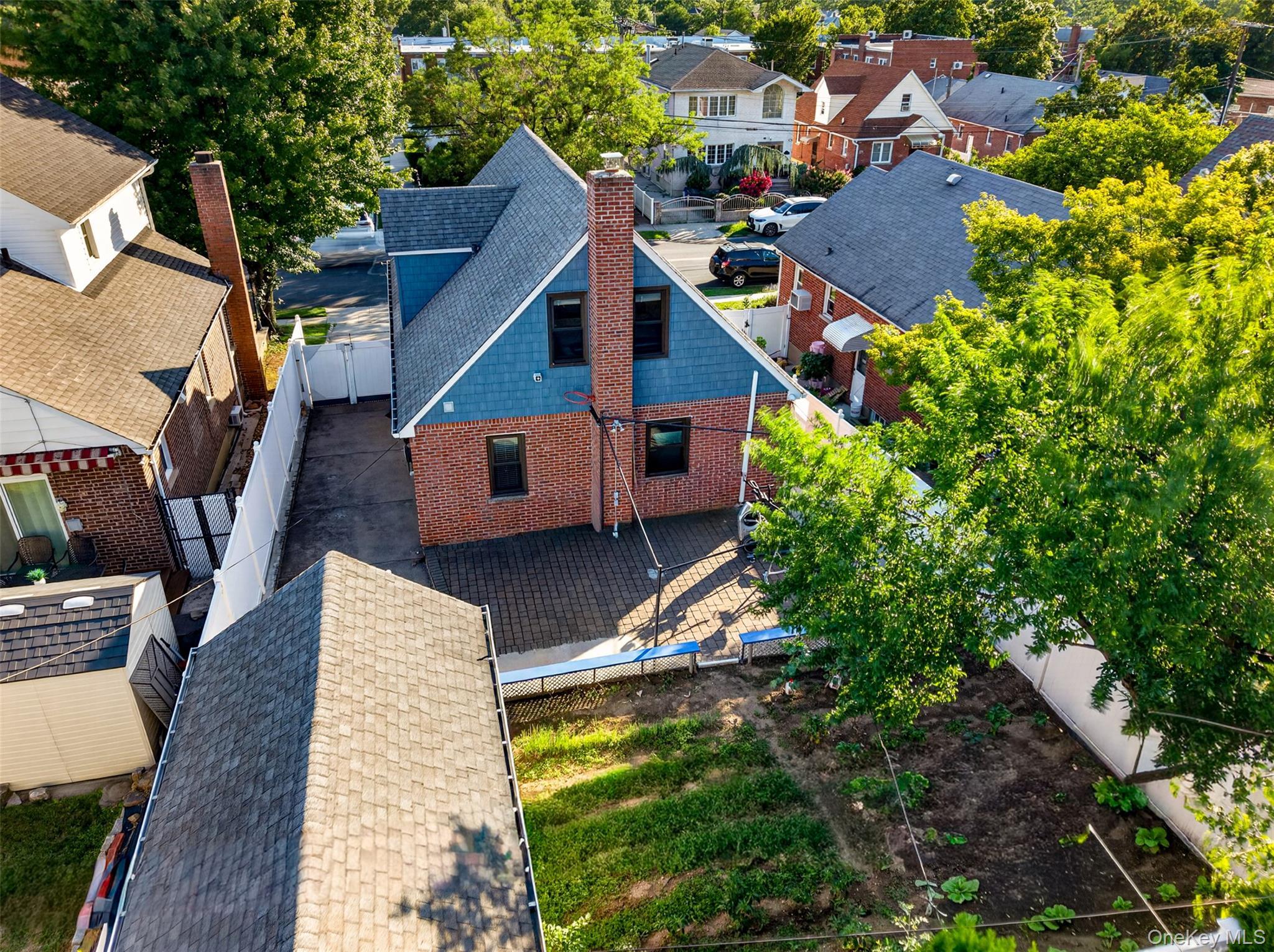 Single Family Pidgeon Meadow Road  Queens, NY 11365, MLS-1029040-38