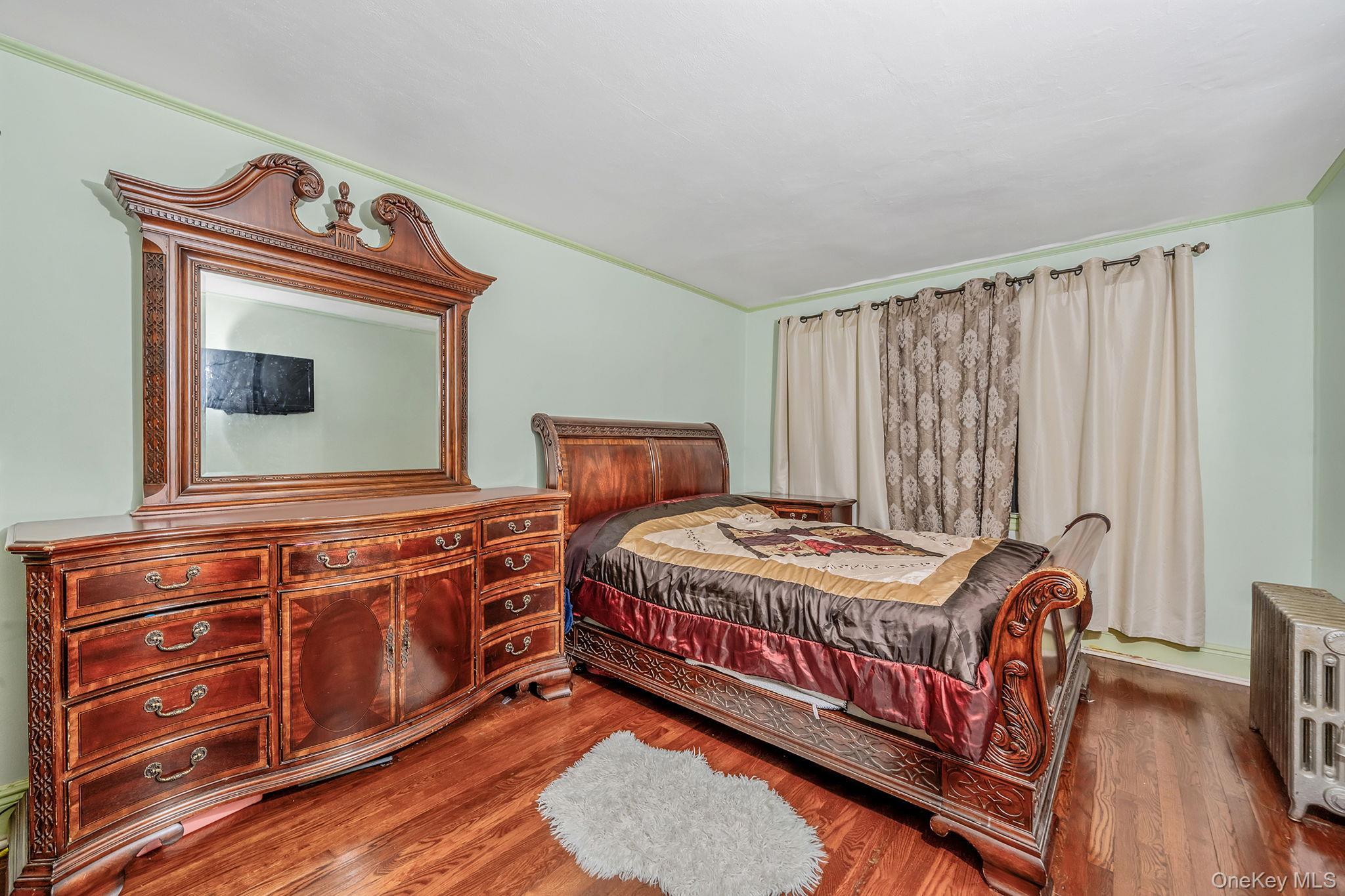 Single Family Edna Court  Nassau County, NY 11580, MLS-1029086-13