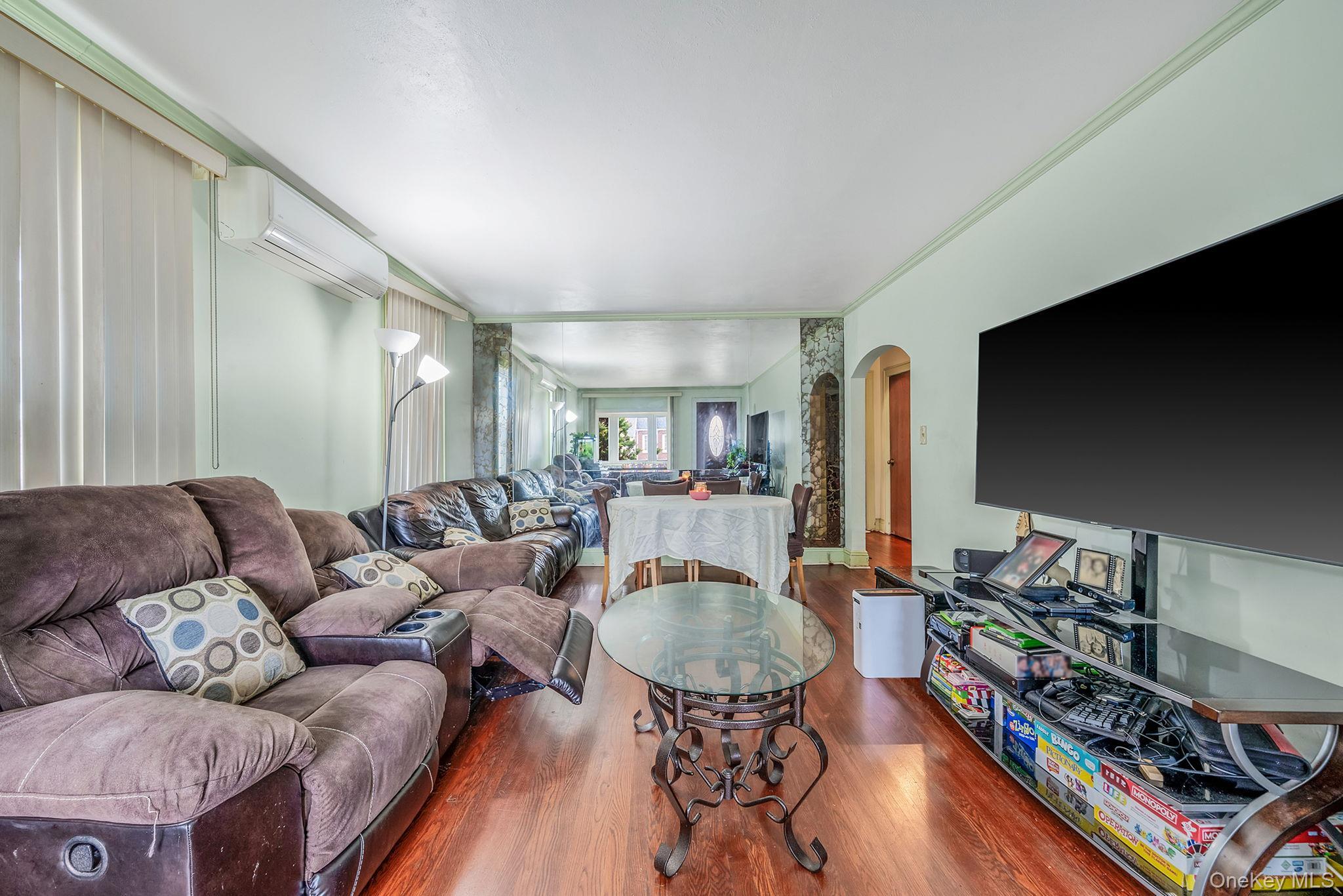 Single Family Edna Court  Nassau County, NY 11580, MLS-1029086-8