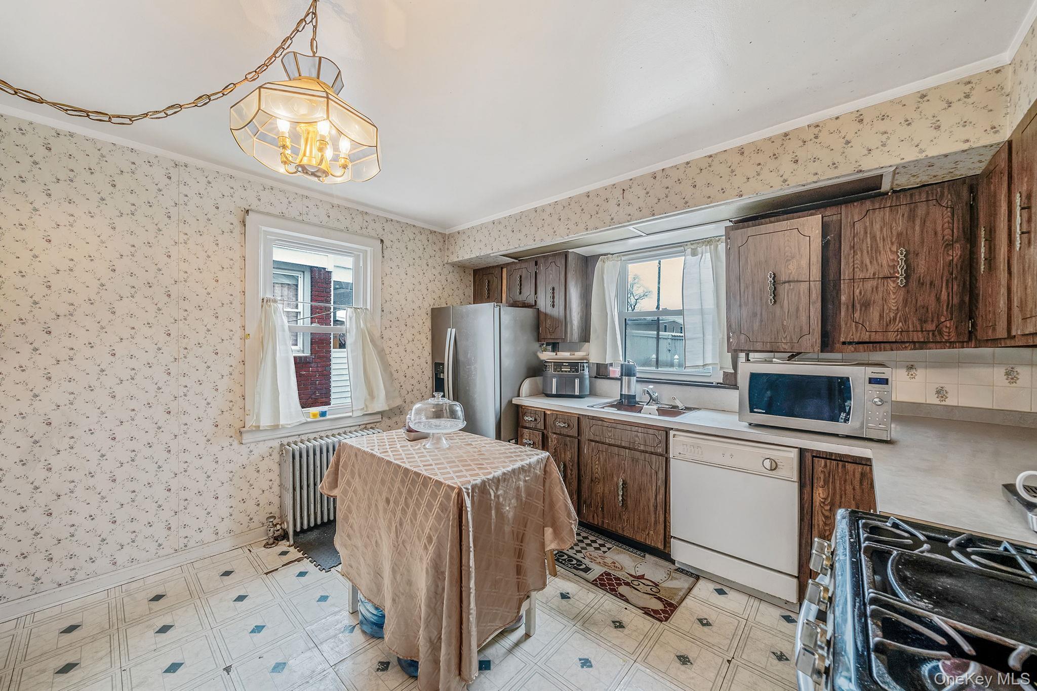 Single Family Edna Court  Nassau County, NY 11580, MLS-1029086-9