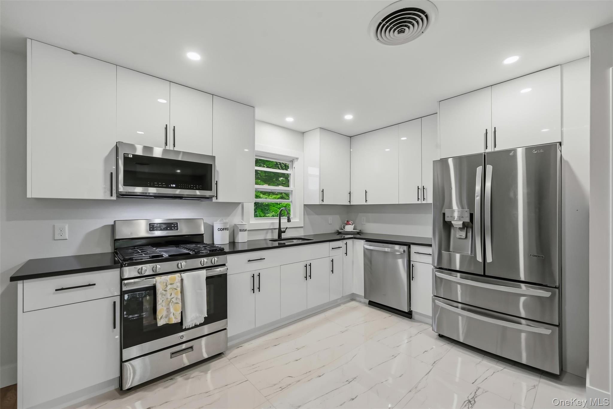 Single Family Manhattan Avenue Orange County, NY 10940, MLS-1029090-12