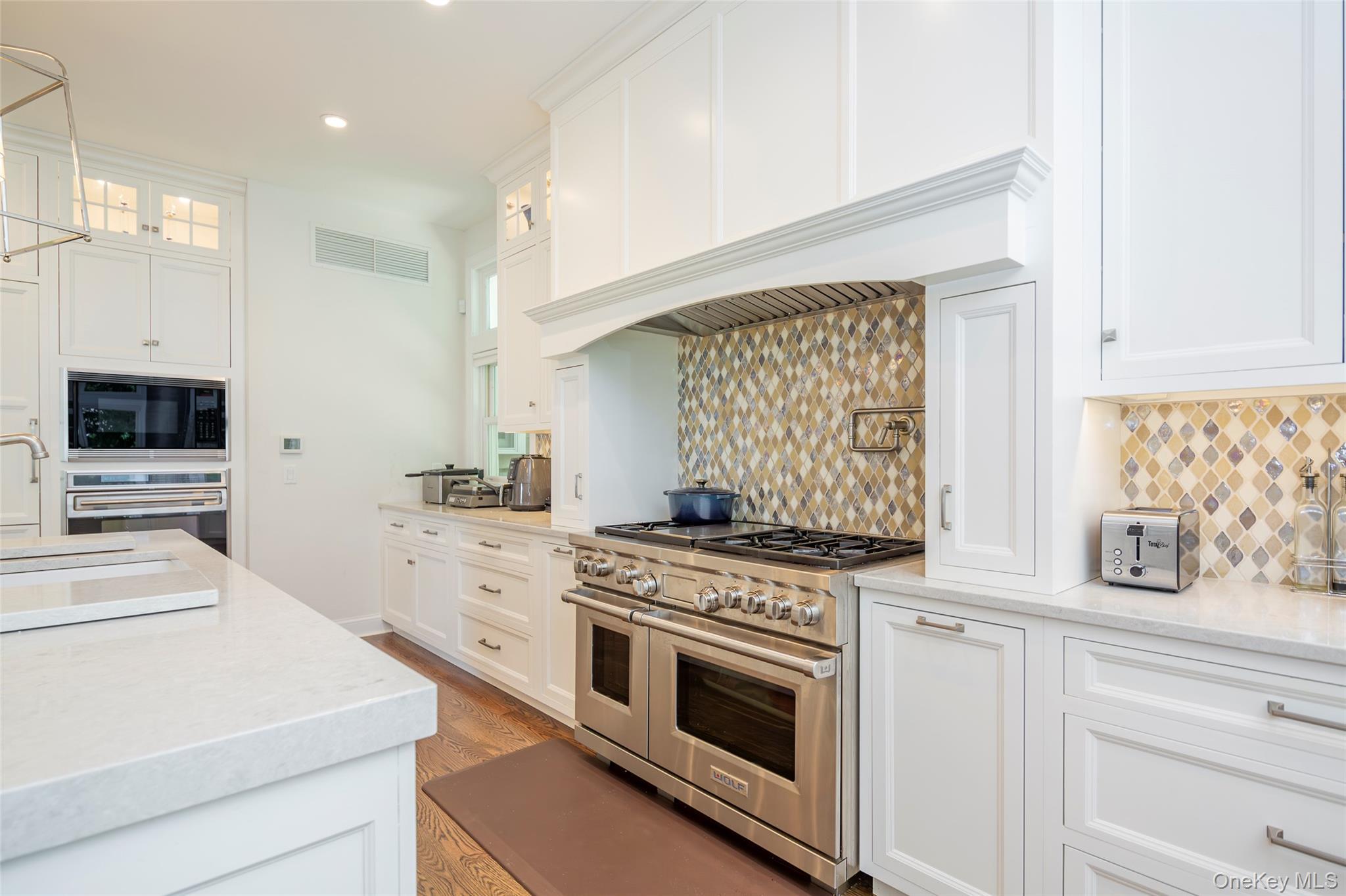Single Family Noyack Path  Suffolk County, NY 11976, MLS-1029122-12