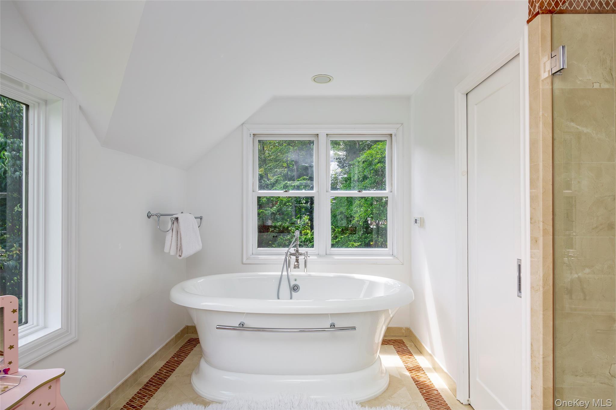 Single Family Noyack Path  Suffolk County, NY 11976, MLS-1029122-24