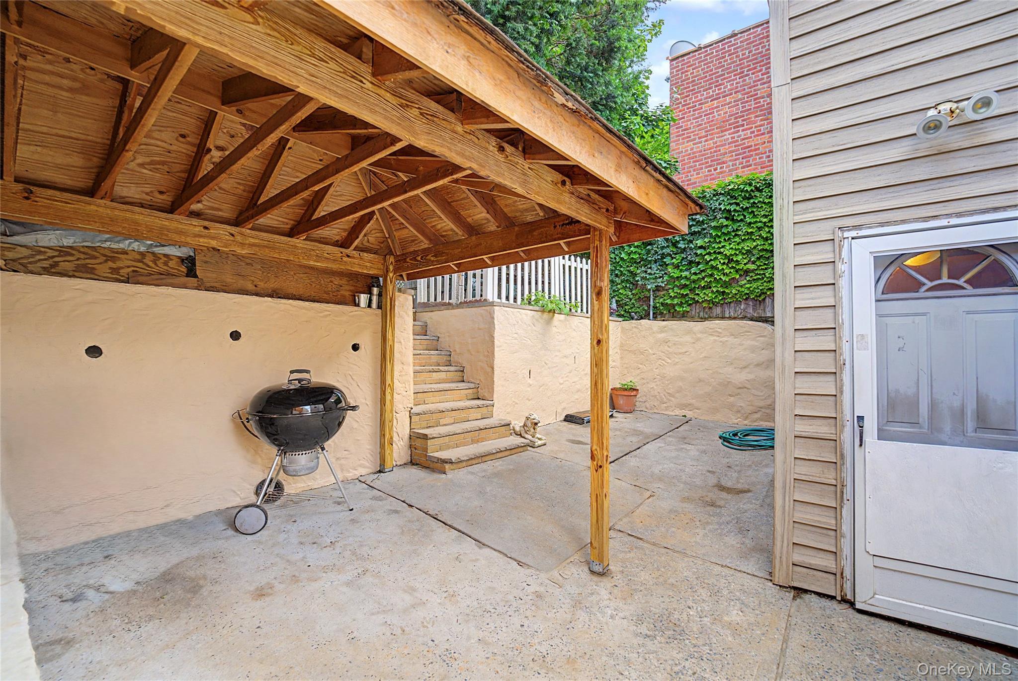 Single Family 52nd Drive  Queens, NY 11378, MLS-1029126-32