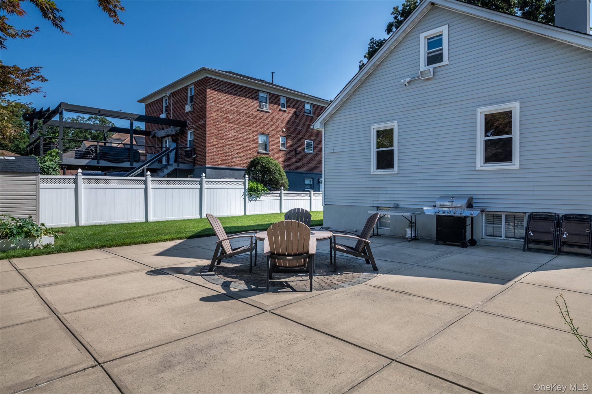 Single Family Mc Owen Avenue Bronx, NY 10475, MLS-1029132-4