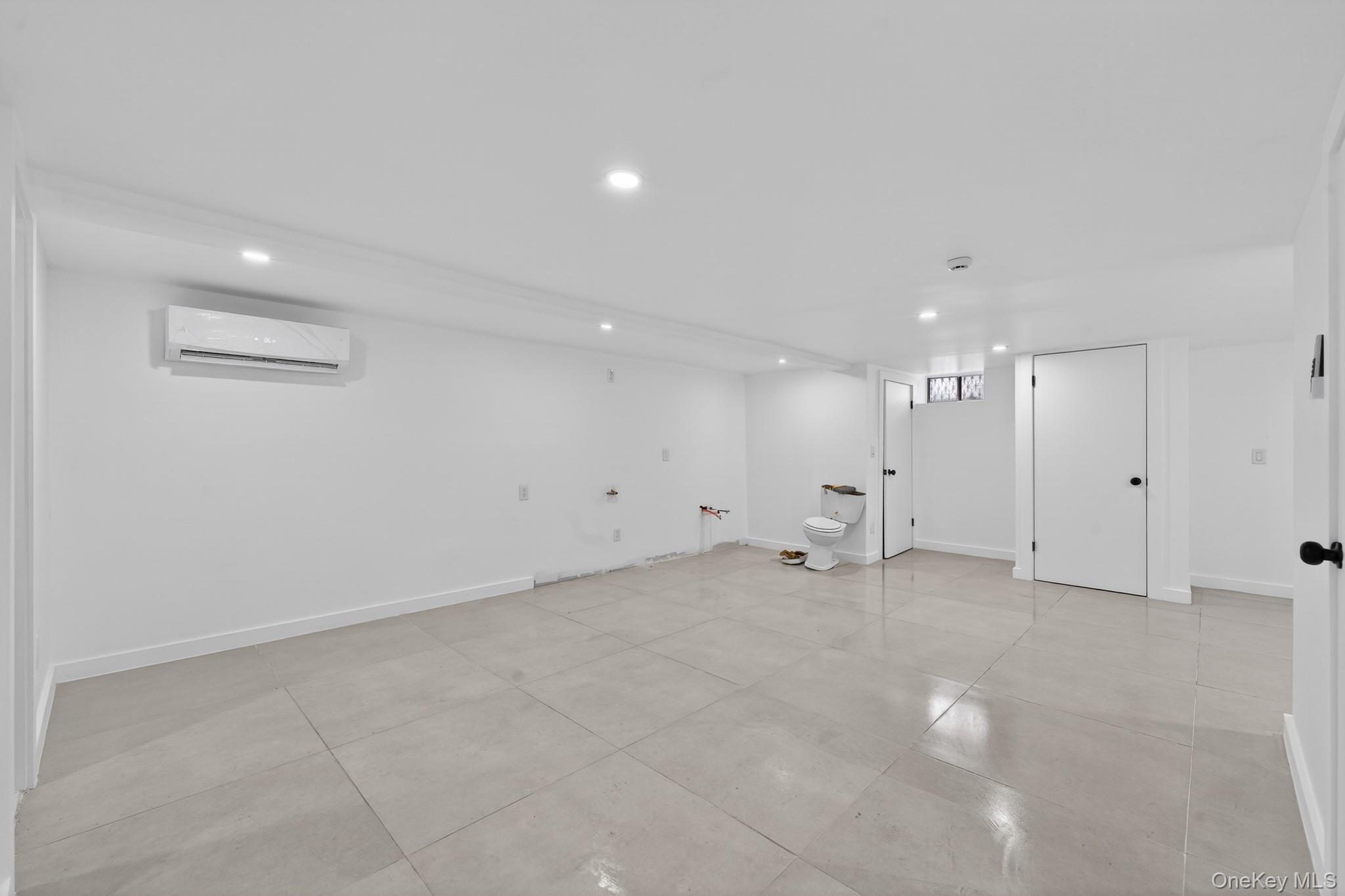 Single Family 200th Street Queens, NY 11412, MLS-1029137-12