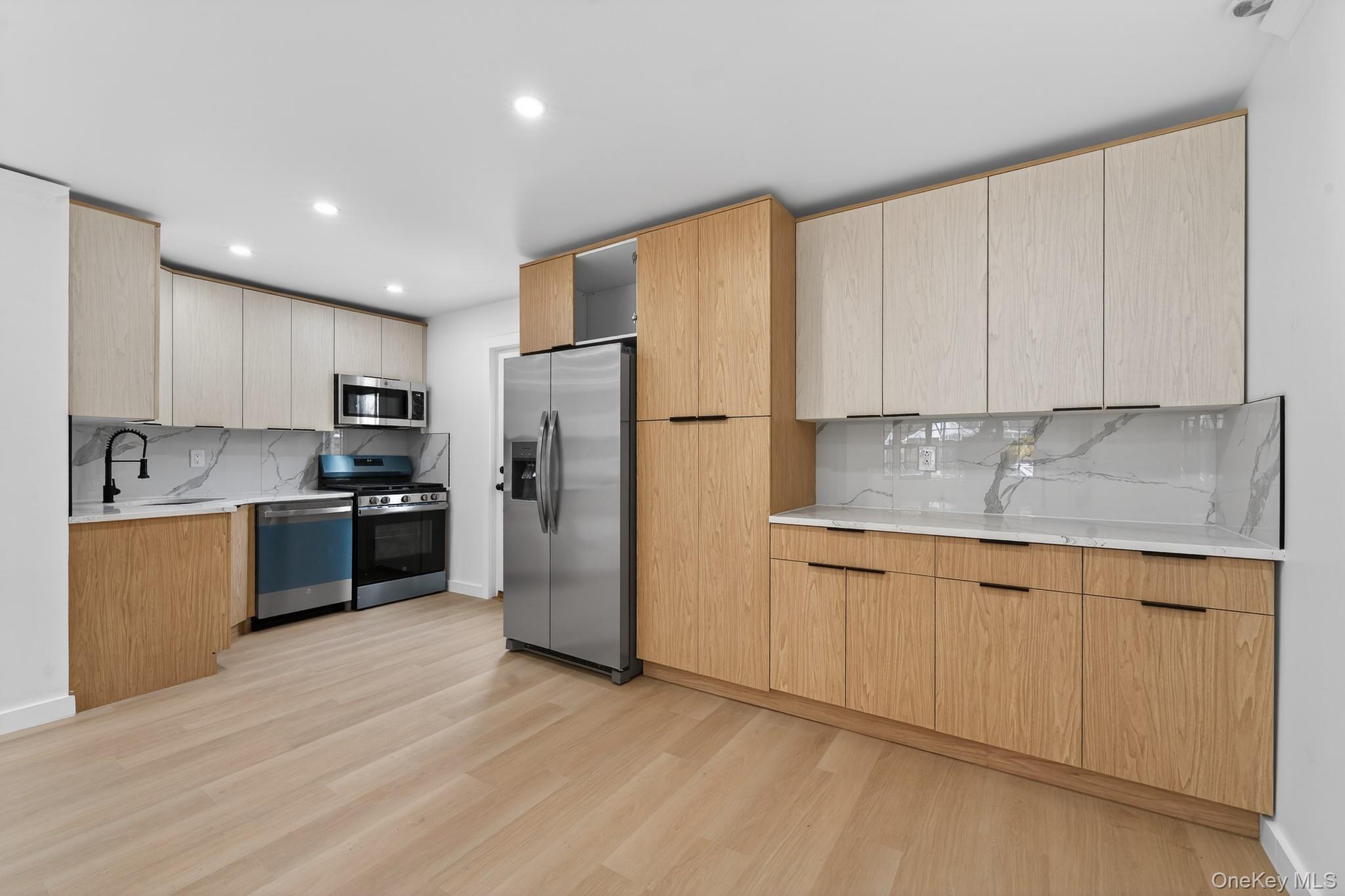 Single Family 200th Street Queens, NY 11412, MLS-1029137-3