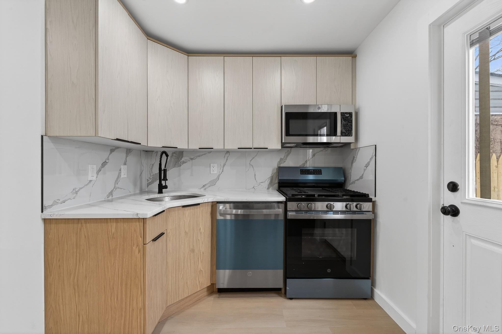 Single Family 200th Street Queens, NY 11412, MLS-1029137-5