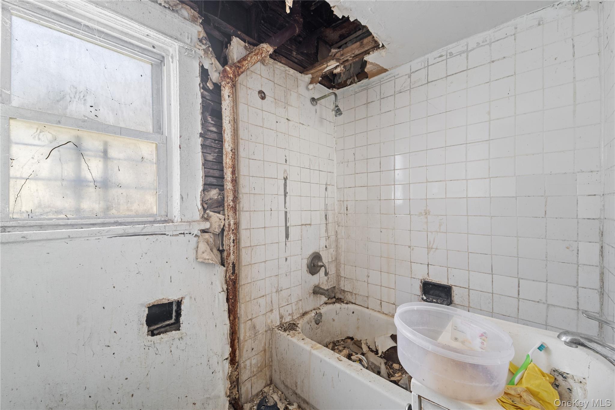 Single Family E 217th Street Bronx, NY 10467, MLS-1029151-15