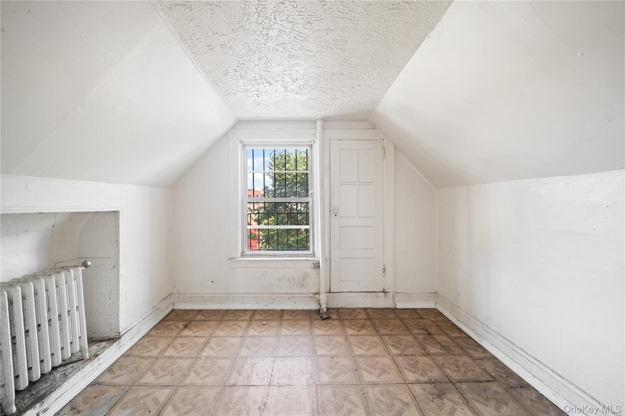 Single Family E 217th Street Bronx, NY 10467, MLS-1029151-19