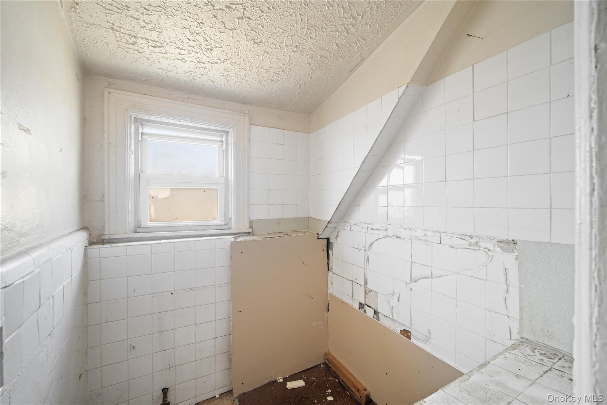 Single Family E 217th Street Bronx, NY 10467, MLS-1029151-20