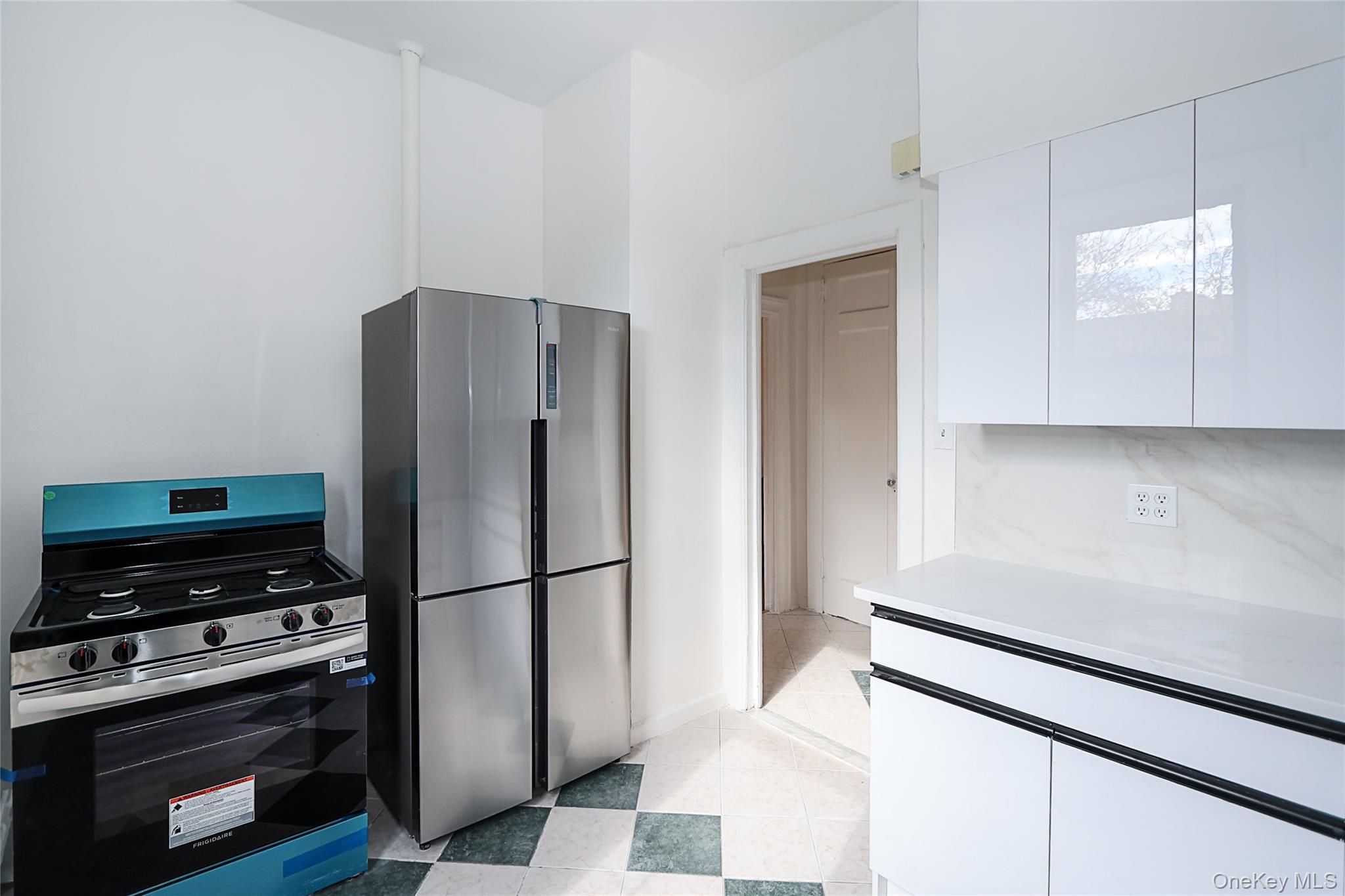 Apartment Metropolitan Avenue  Queens, NY 11418, MLS-1029159-10
