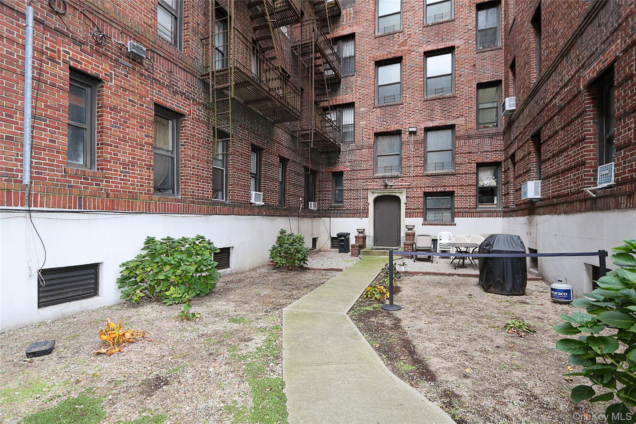 Apartment Metropolitan Avenue  Queens, NY 11418, MLS-1029159-17