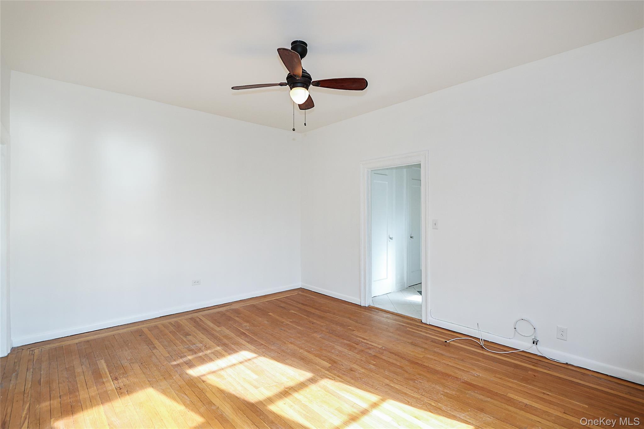 Apartment Metropolitan Avenue  Queens, NY 11418, MLS-1029159-4