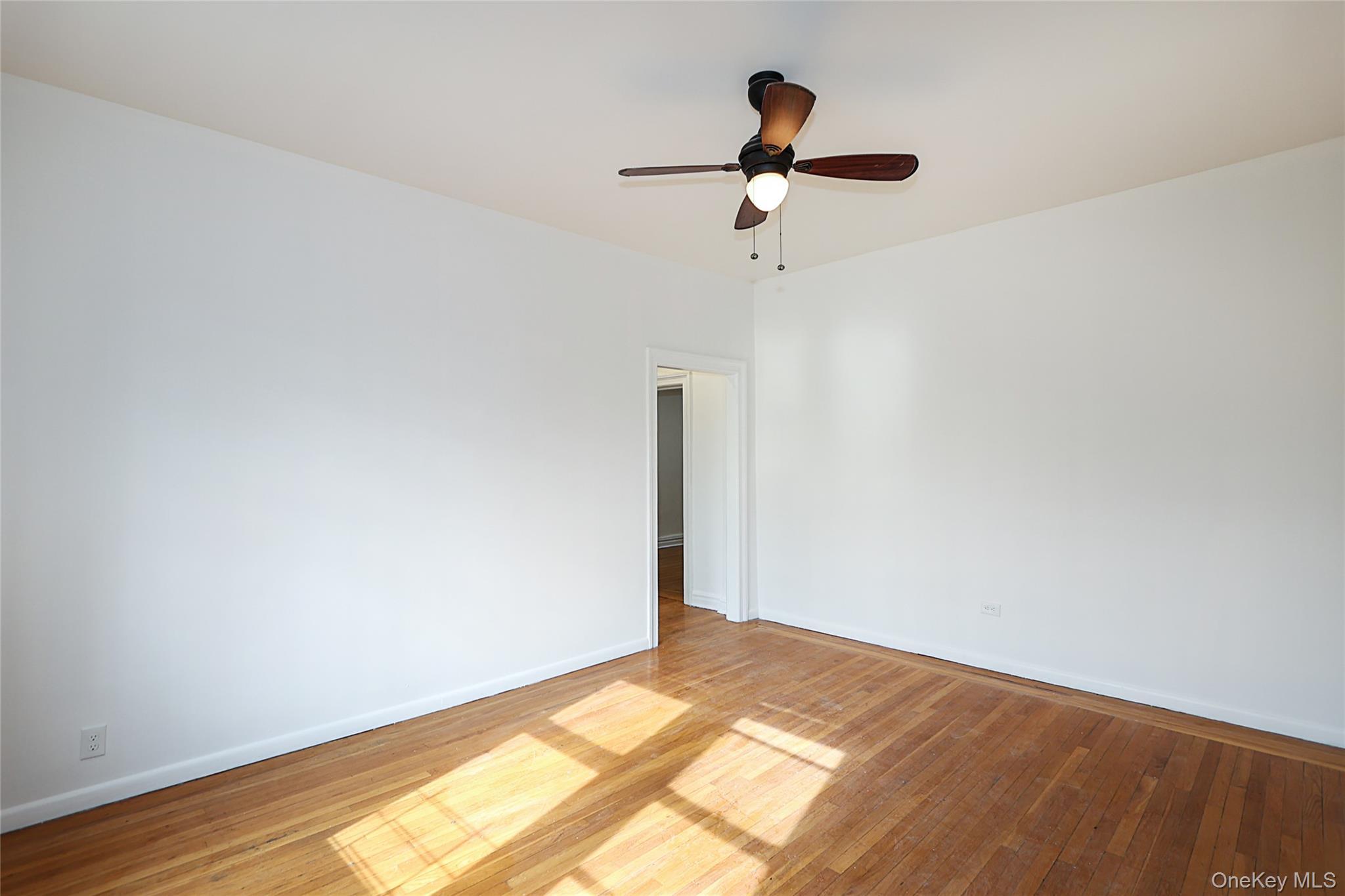 Apartment Metropolitan Avenue  Queens, NY 11418, MLS-1029159-5