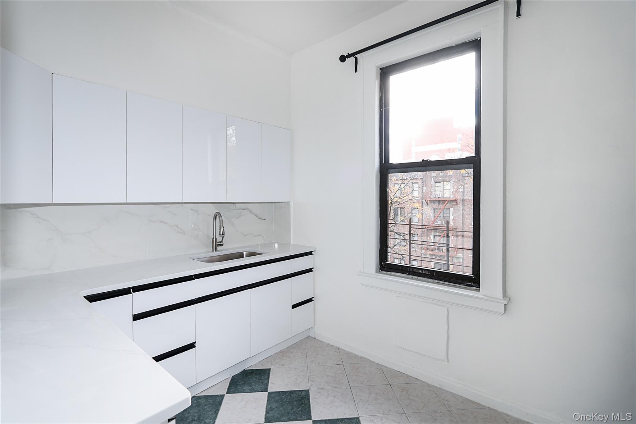 Apartment Metropolitan Avenue  Queens, NY 11418, MLS-1029159-7