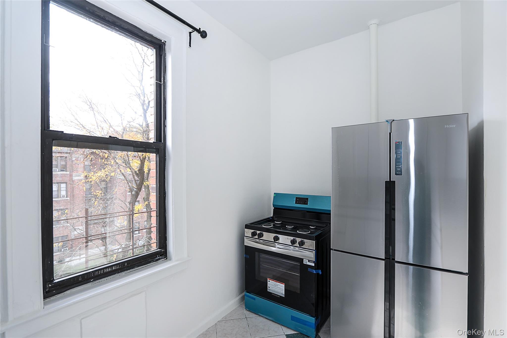 Apartment Metropolitan Avenue  Queens, NY 11418, MLS-1029159-9