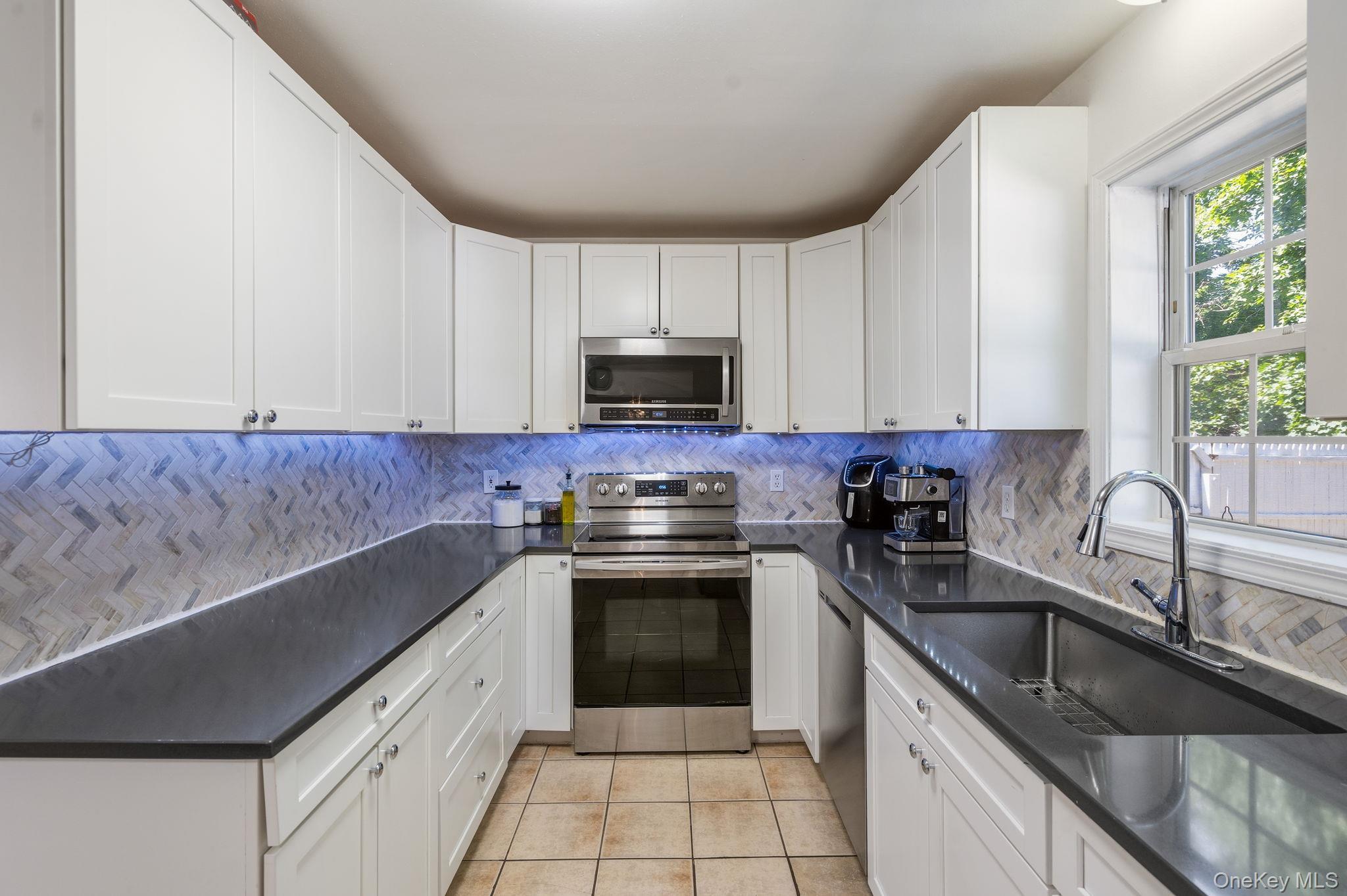 Single Family Mews Alley Dutchess County, NY 12603, MLS-1029166-11