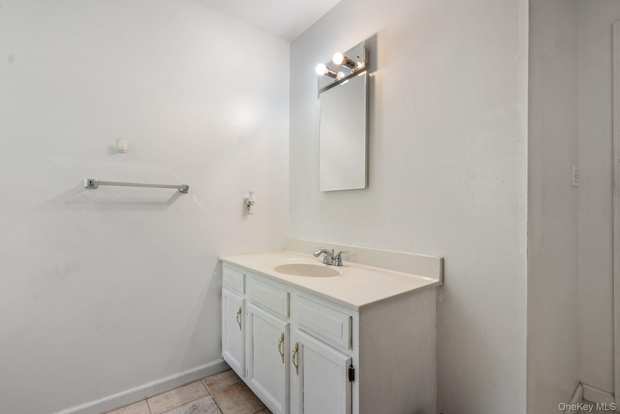 Single Family Mews Alley Dutchess County, NY 12603, MLS-1029166-27
