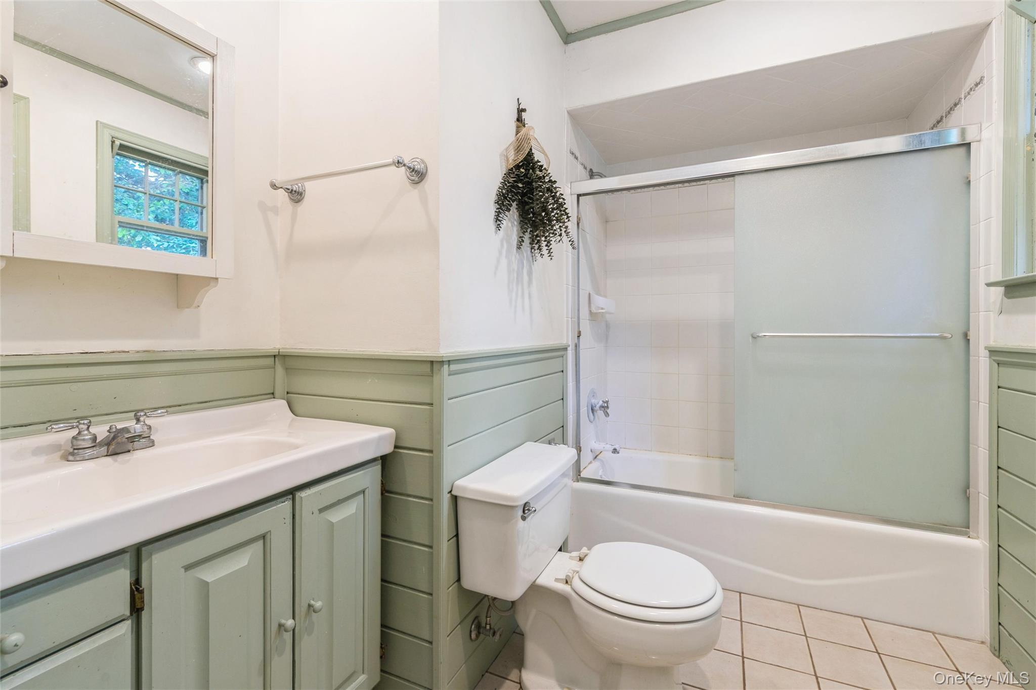 Single Family Greene Avenue Suffolk County, NY 11782, MLS-1029167-24