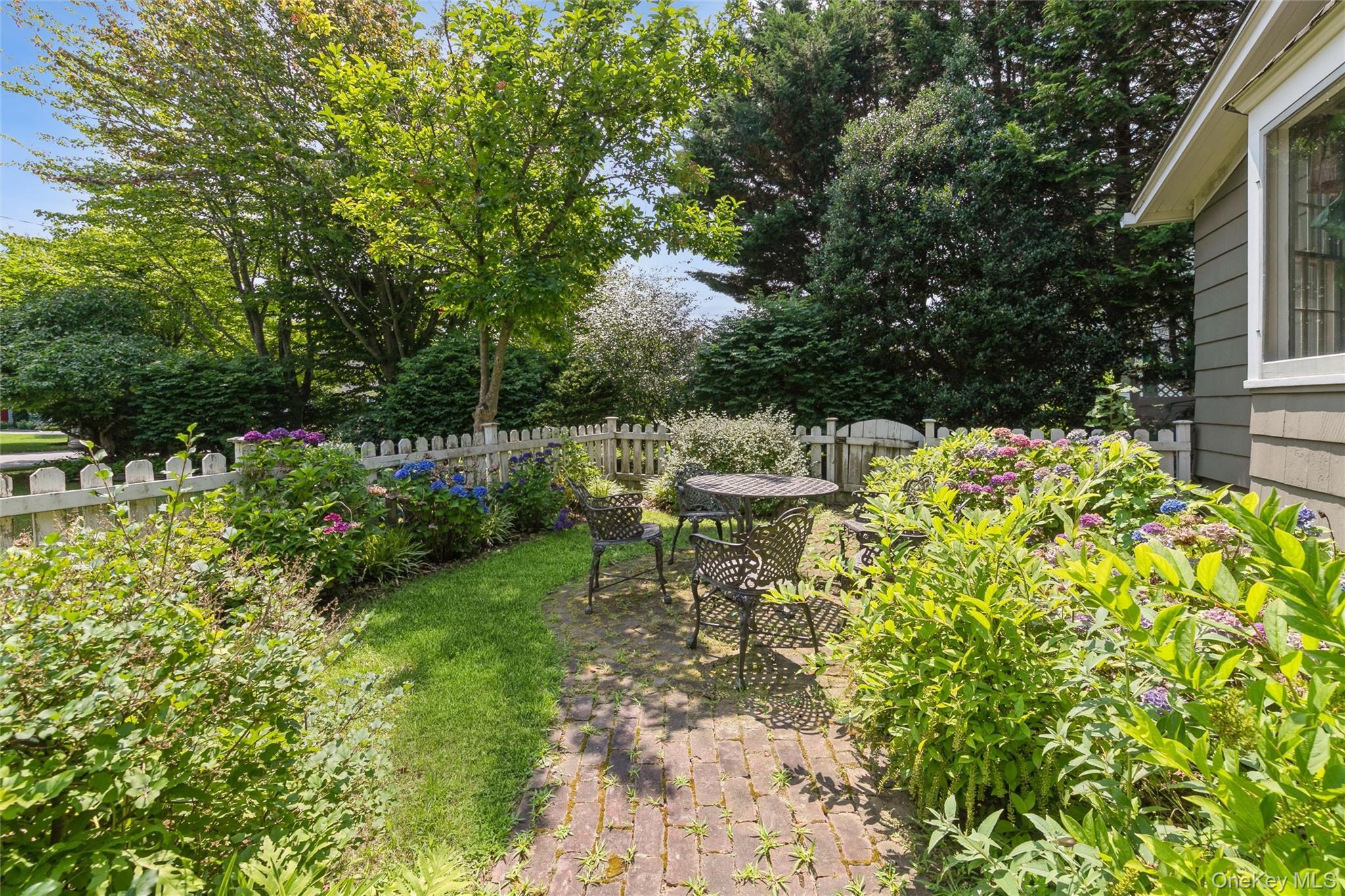 Single Family Greene Avenue Suffolk County, NY 11782, MLS-1029167-42