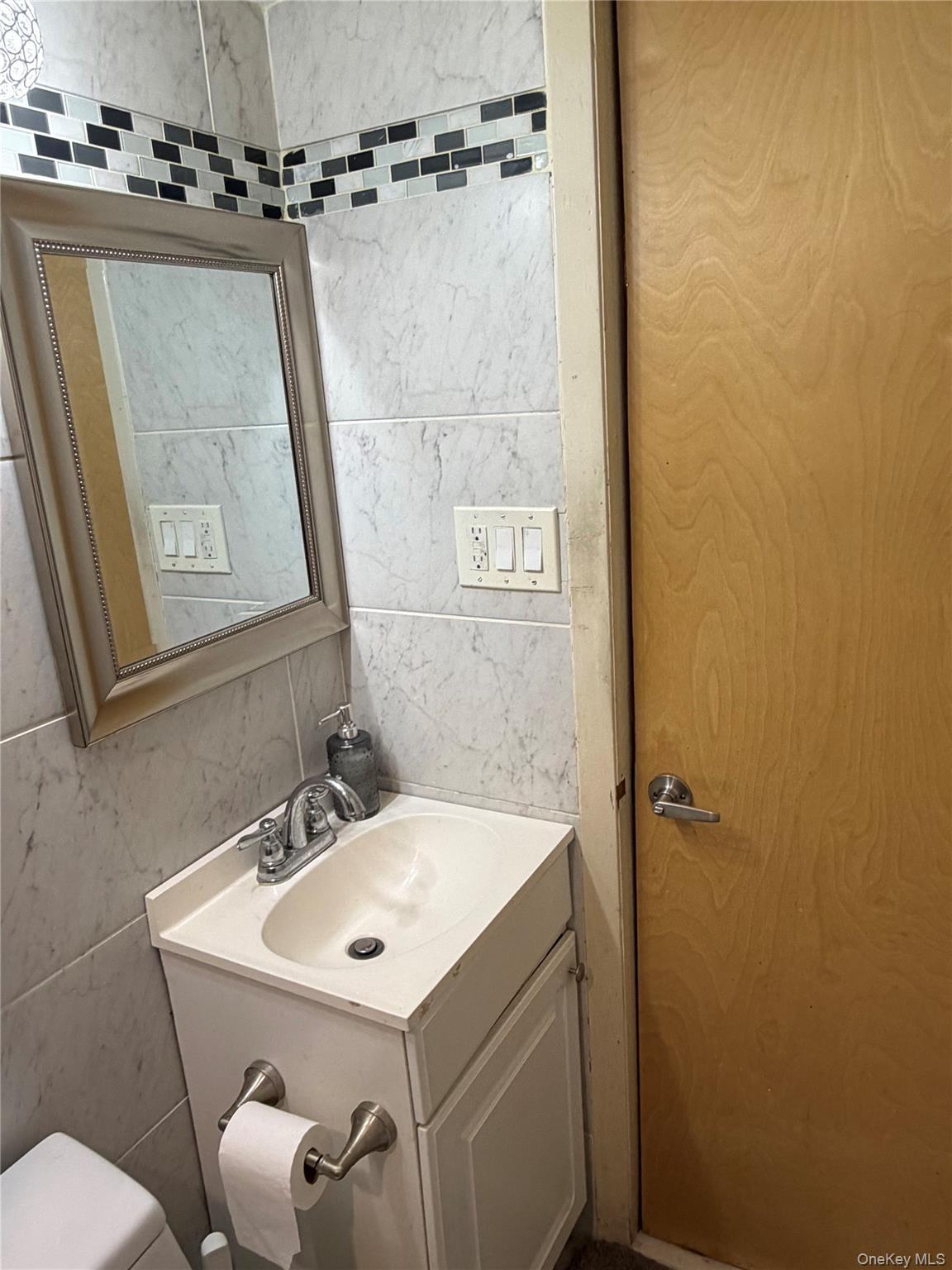 Apartment Huxley Street Queens, NY 11422, MLS-1029177-2