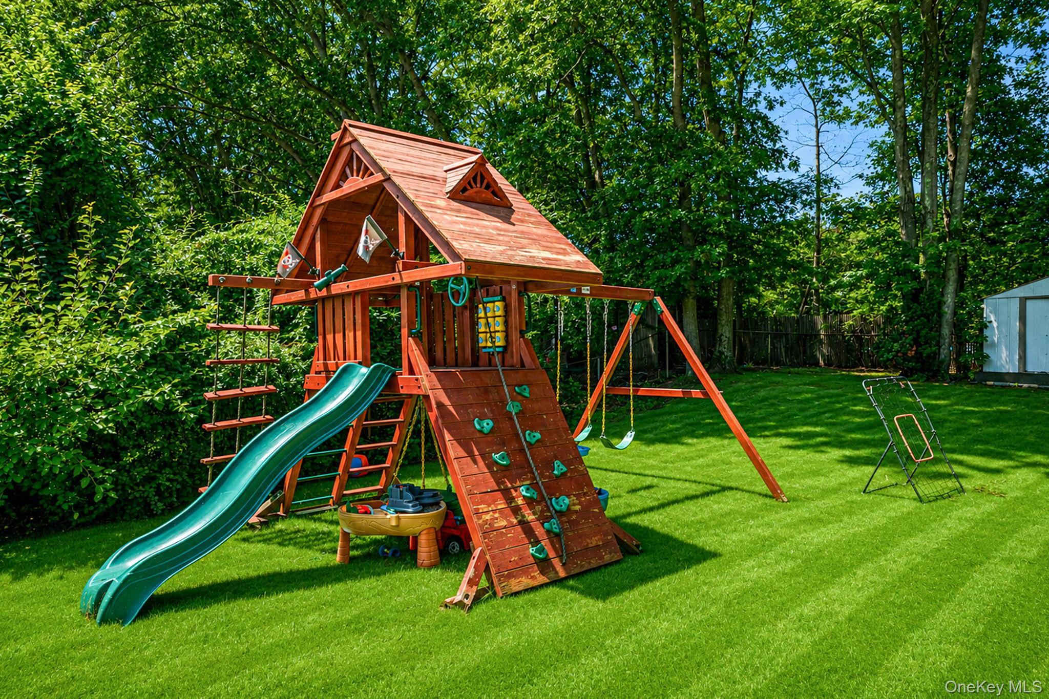Single Family Antler Lane Suffolk County, NY 11720, MLS-1029179-23
