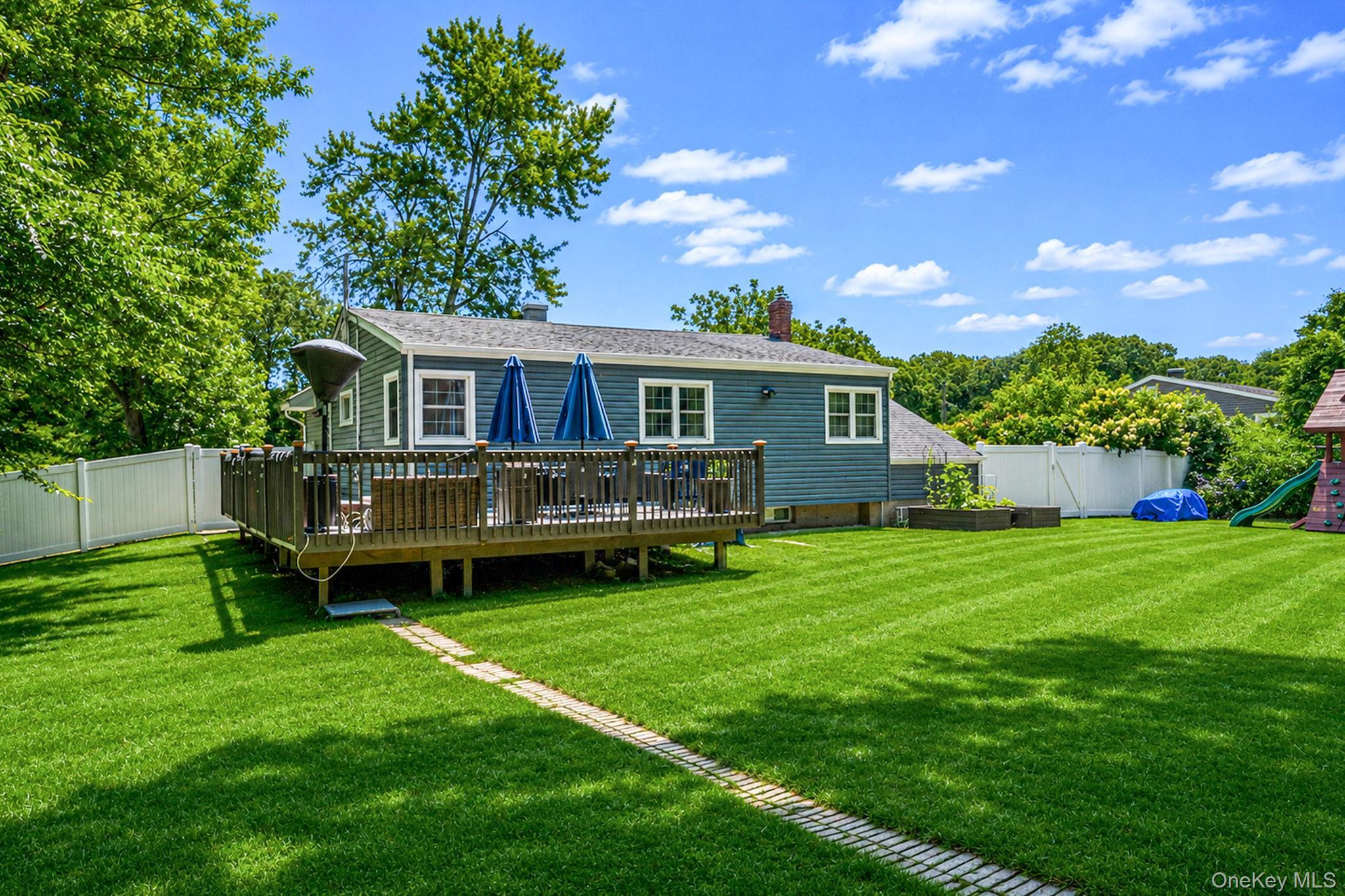 Single Family Antler Lane Suffolk County, NY 11720, MLS-1029179-27