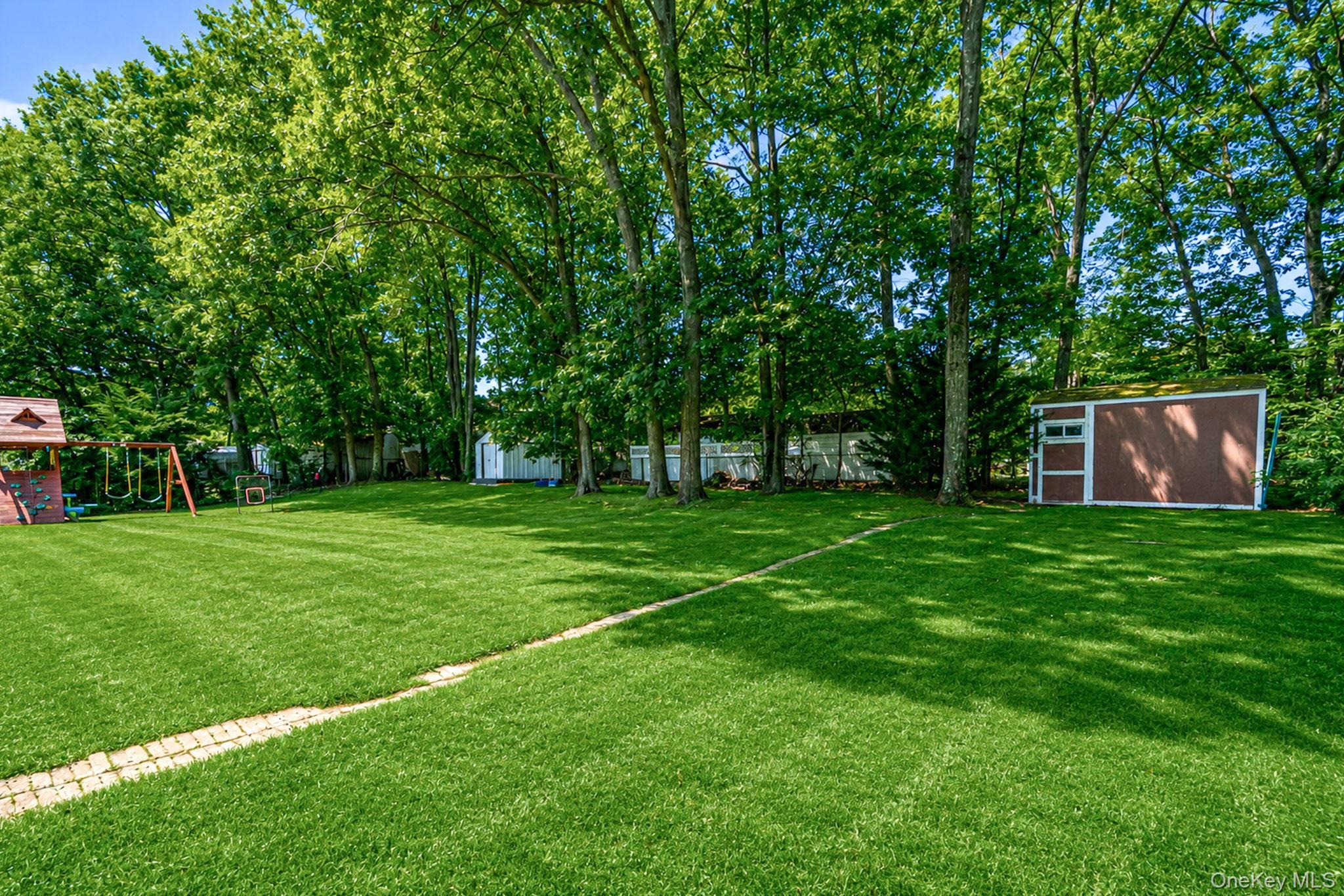 Single Family Antler Lane Suffolk County, NY 11720, MLS-1029179-28