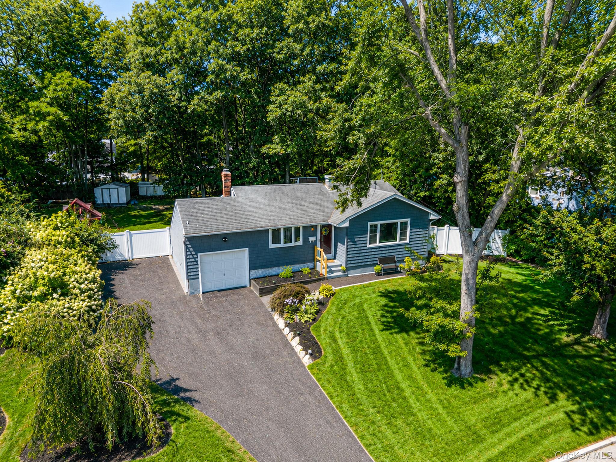 Single Family Antler Lane Suffolk County, NY 11720, MLS-1029179-29
