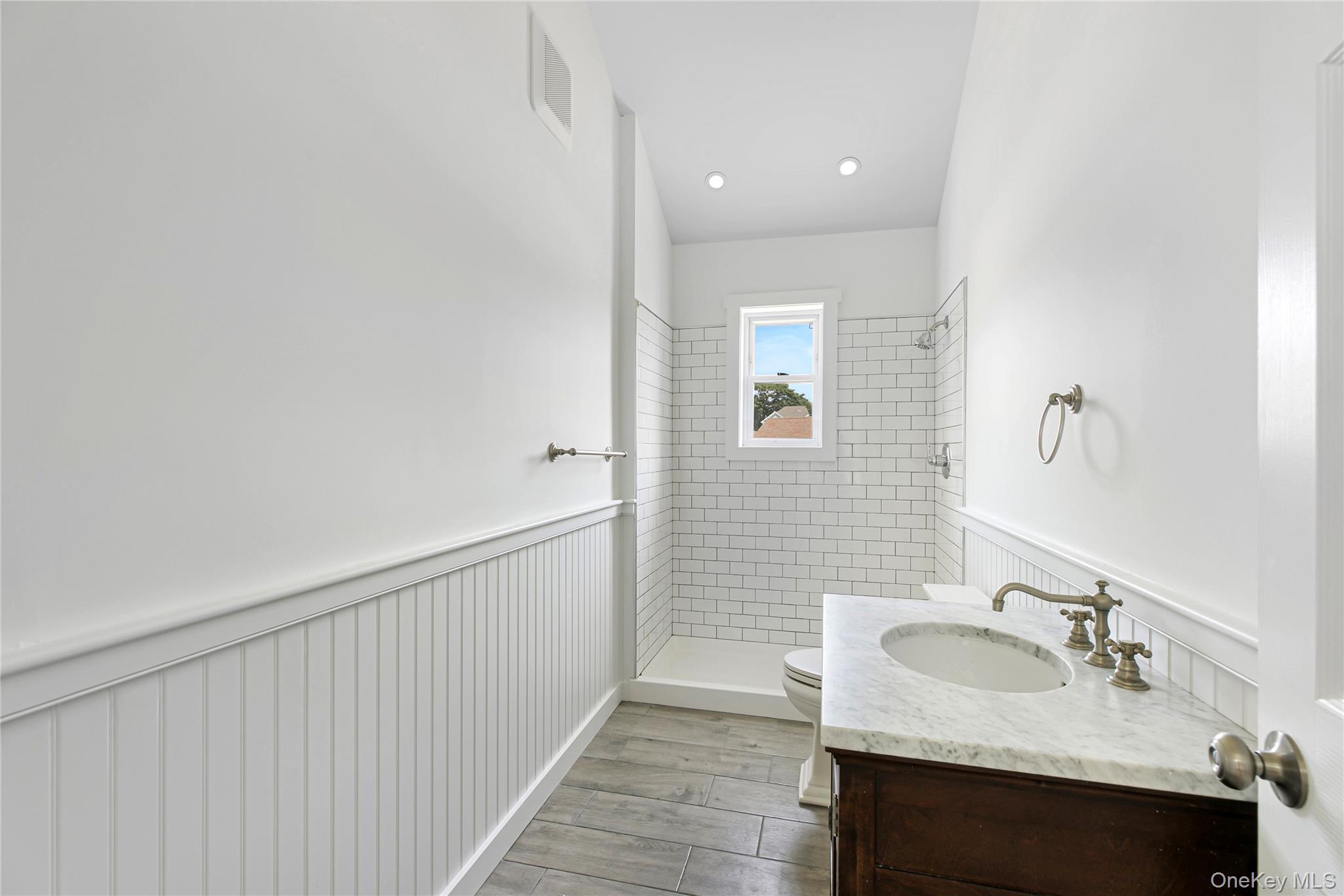 Single Family Gardners Lane Suffolk County, NY 11946, MLS-1029188-9