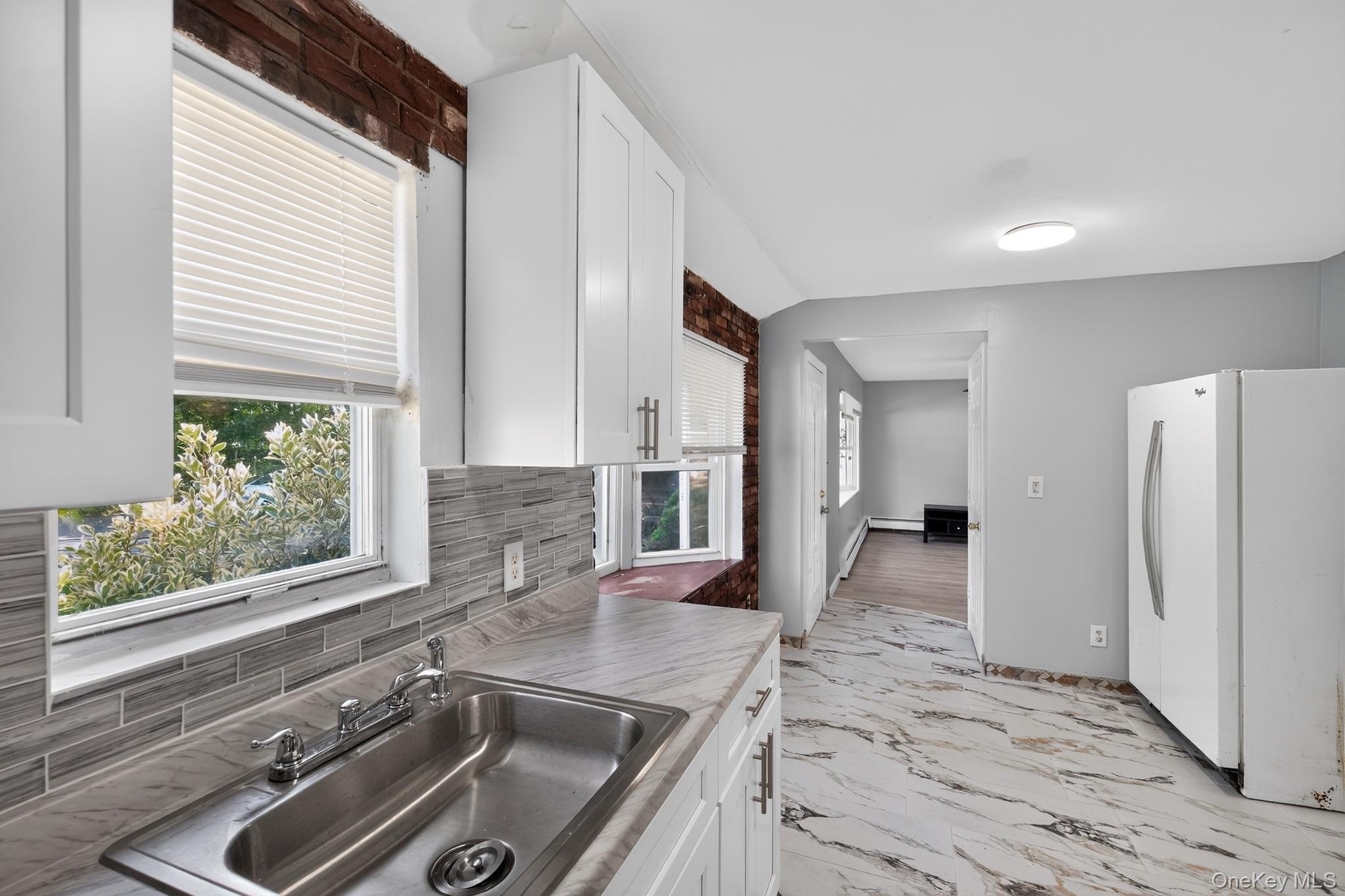Single Family Hickory Place Suffolk County, NY 11706, MLS-1029205-11