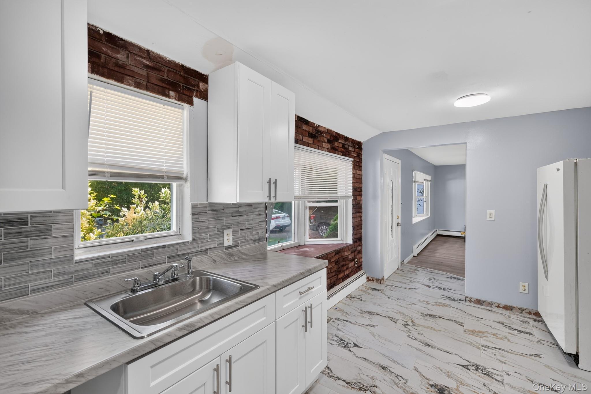 Single Family Hickory Place Suffolk County, NY 11706, MLS-1029205-14