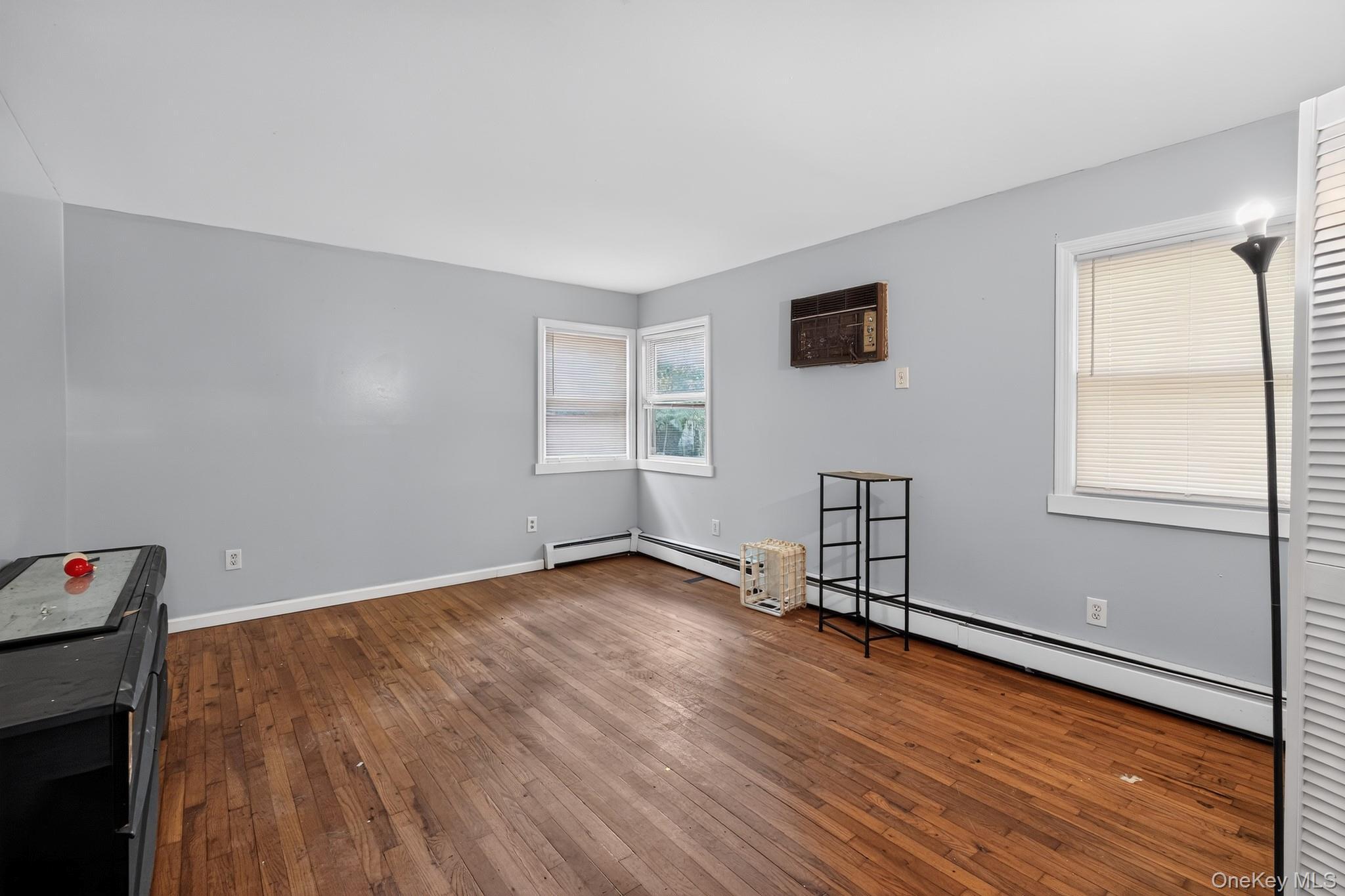Single Family Hickory Place Suffolk County, NY 11706, MLS-1029205-15