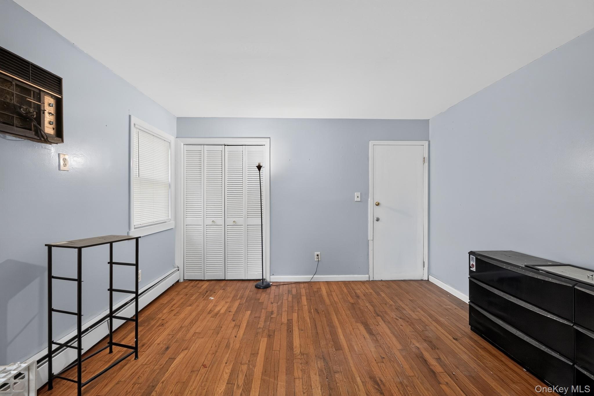 Single Family Hickory Place Suffolk County, NY 11706, MLS-1029205-19