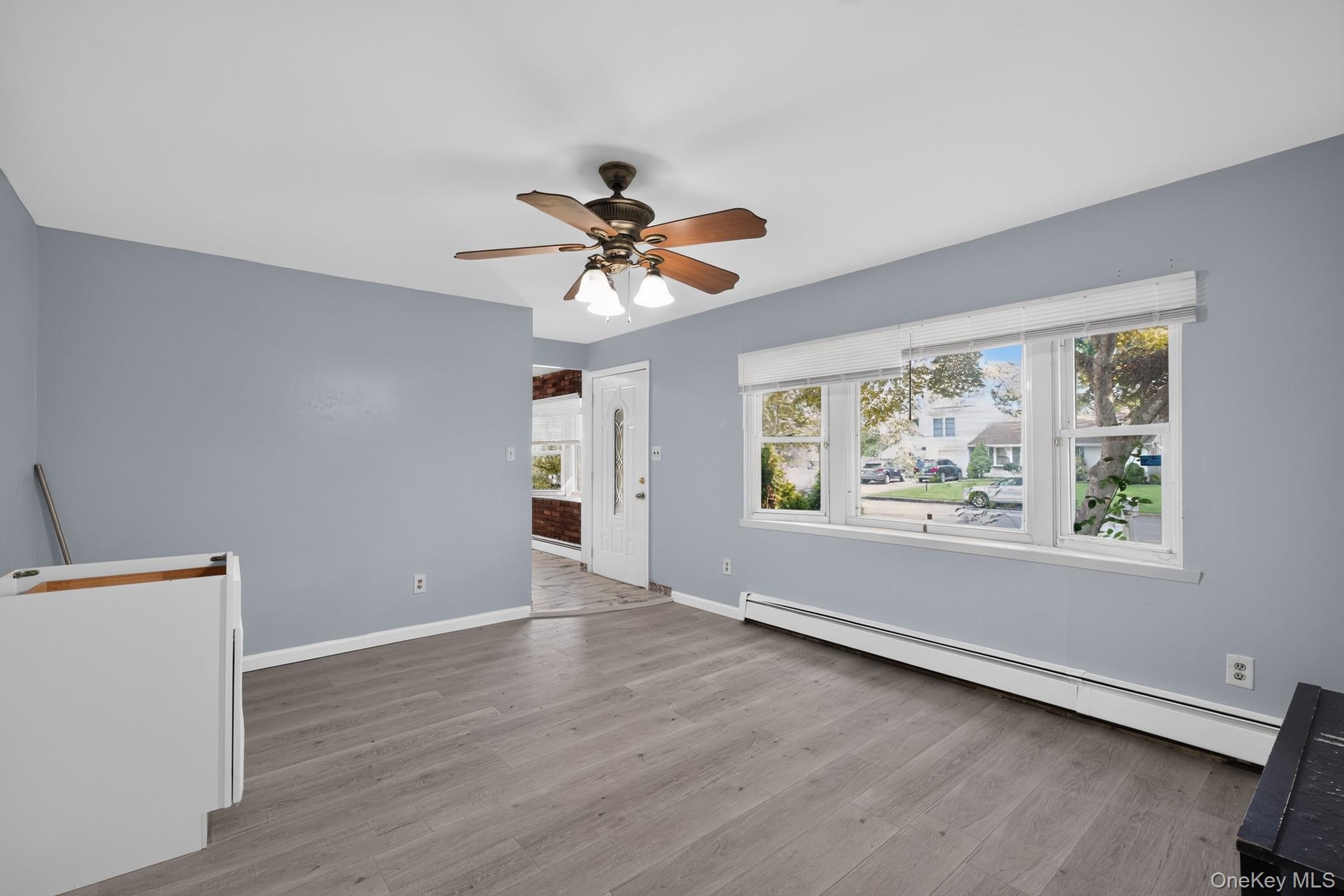 Single Family Hickory Place Suffolk County, NY 11706, MLS-1029205-4