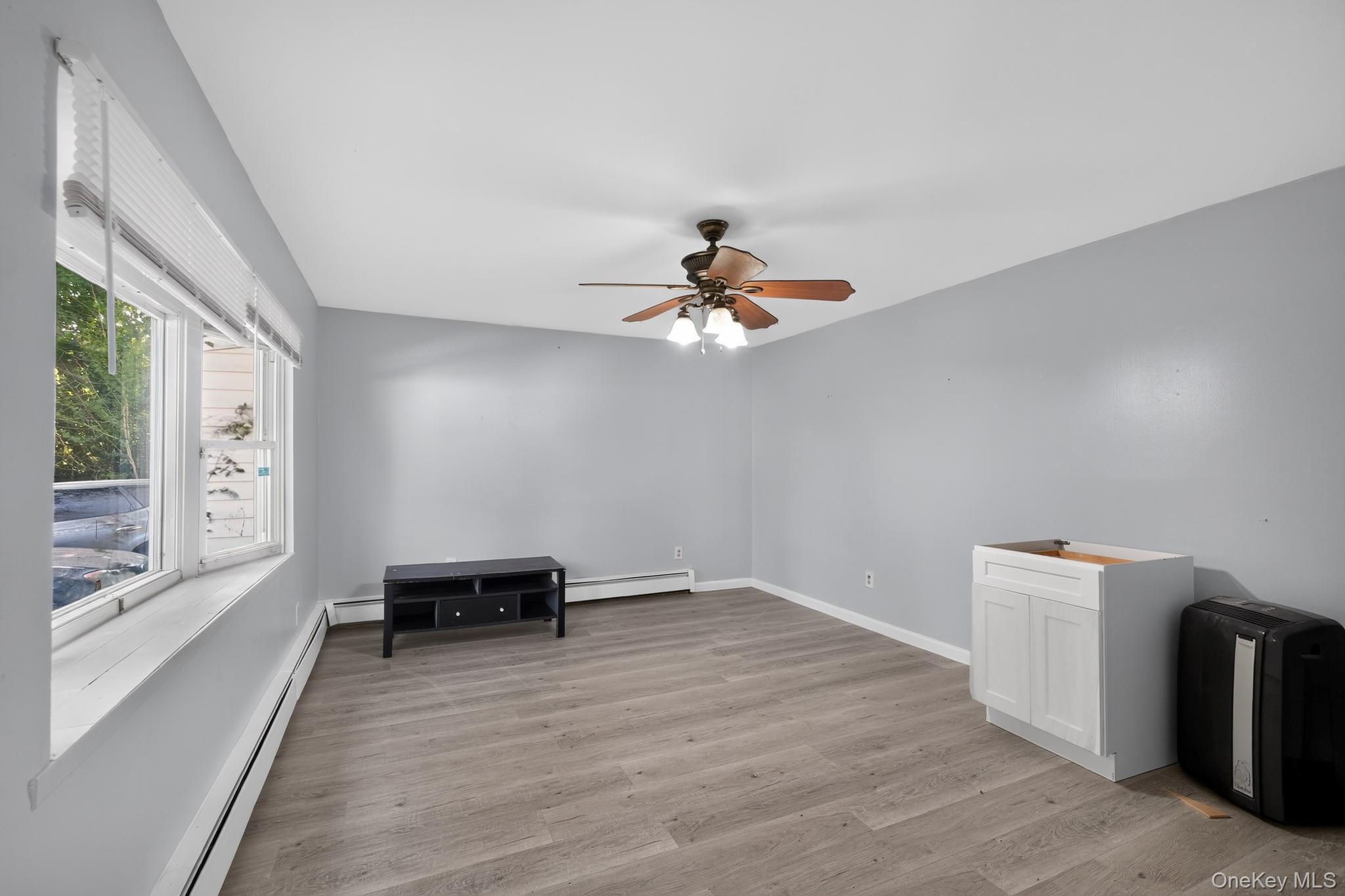 Single Family Hickory Place Suffolk County, NY 11706, MLS-1029205-5