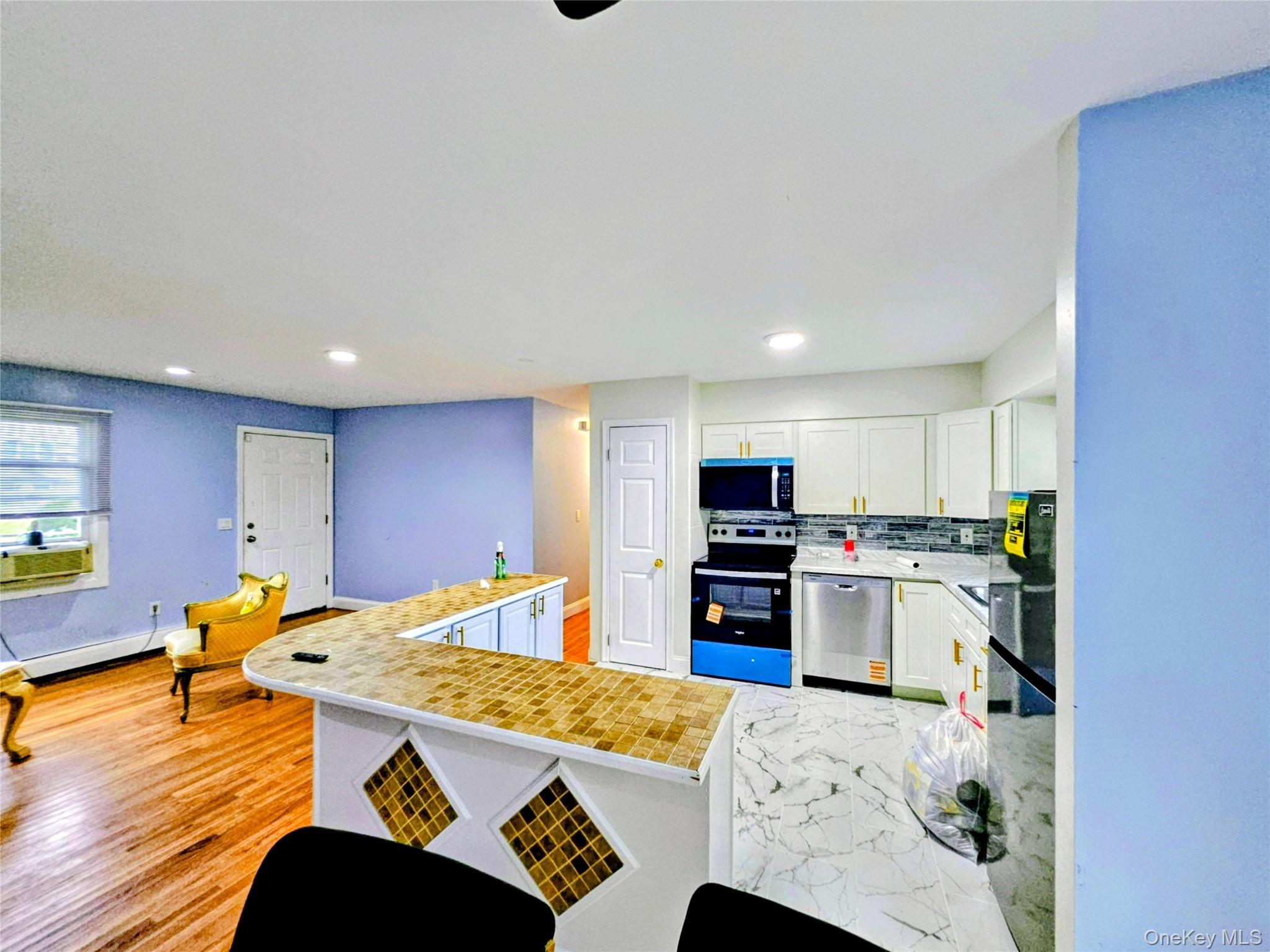 Single Family New York Avenue Suffolk County, NY 11706, MLS-1029207-3