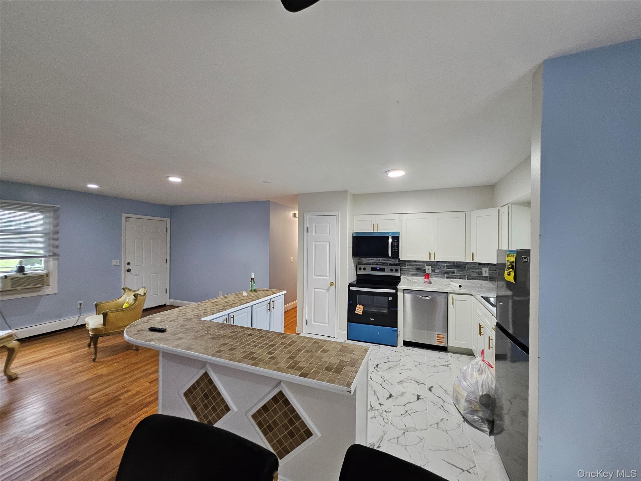 Single Family New York Avenue Suffolk County, NY 11706, MLS-1029207-8