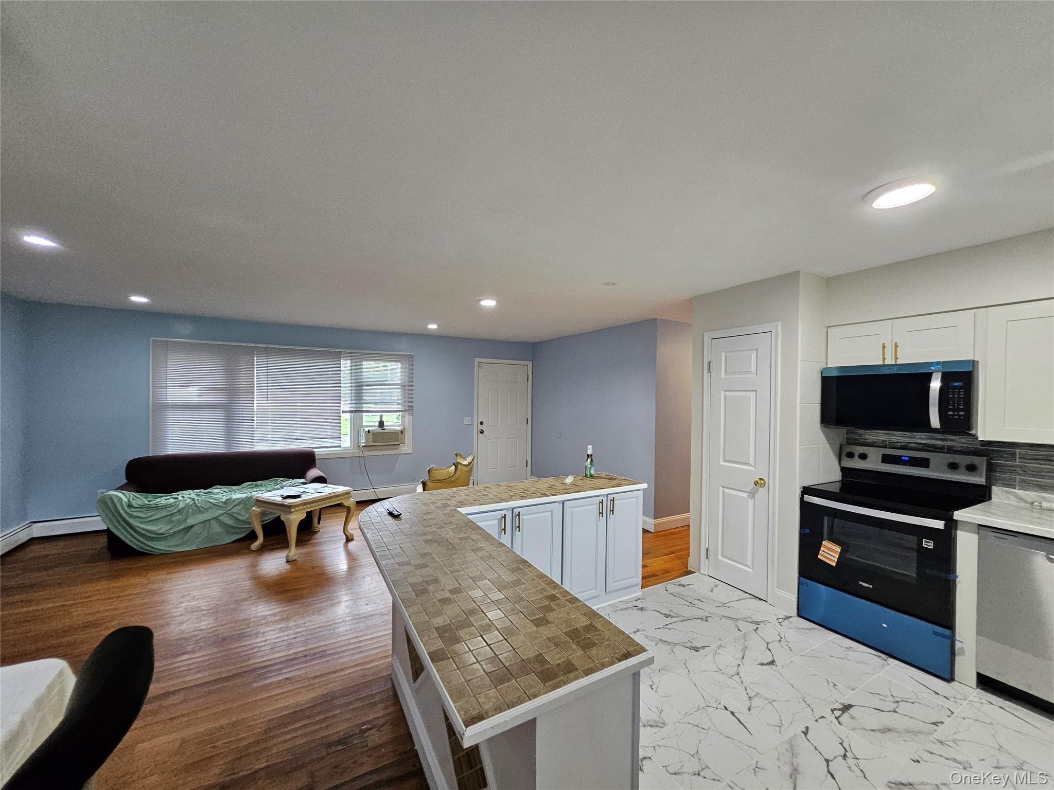 Single Family New York Avenue Suffolk County, NY 11706, MLS-1029207-9